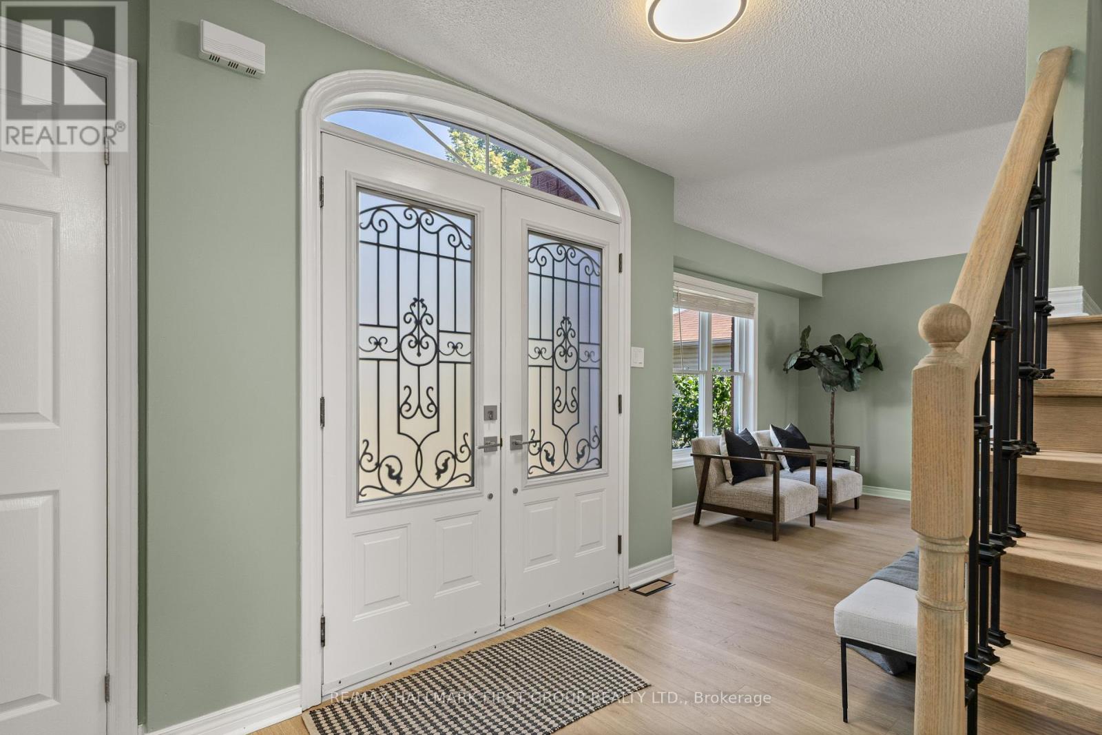 723 Carlisle Street, Cobourg, Ontario  K9A 5E6 - Photo 3 - X12363272