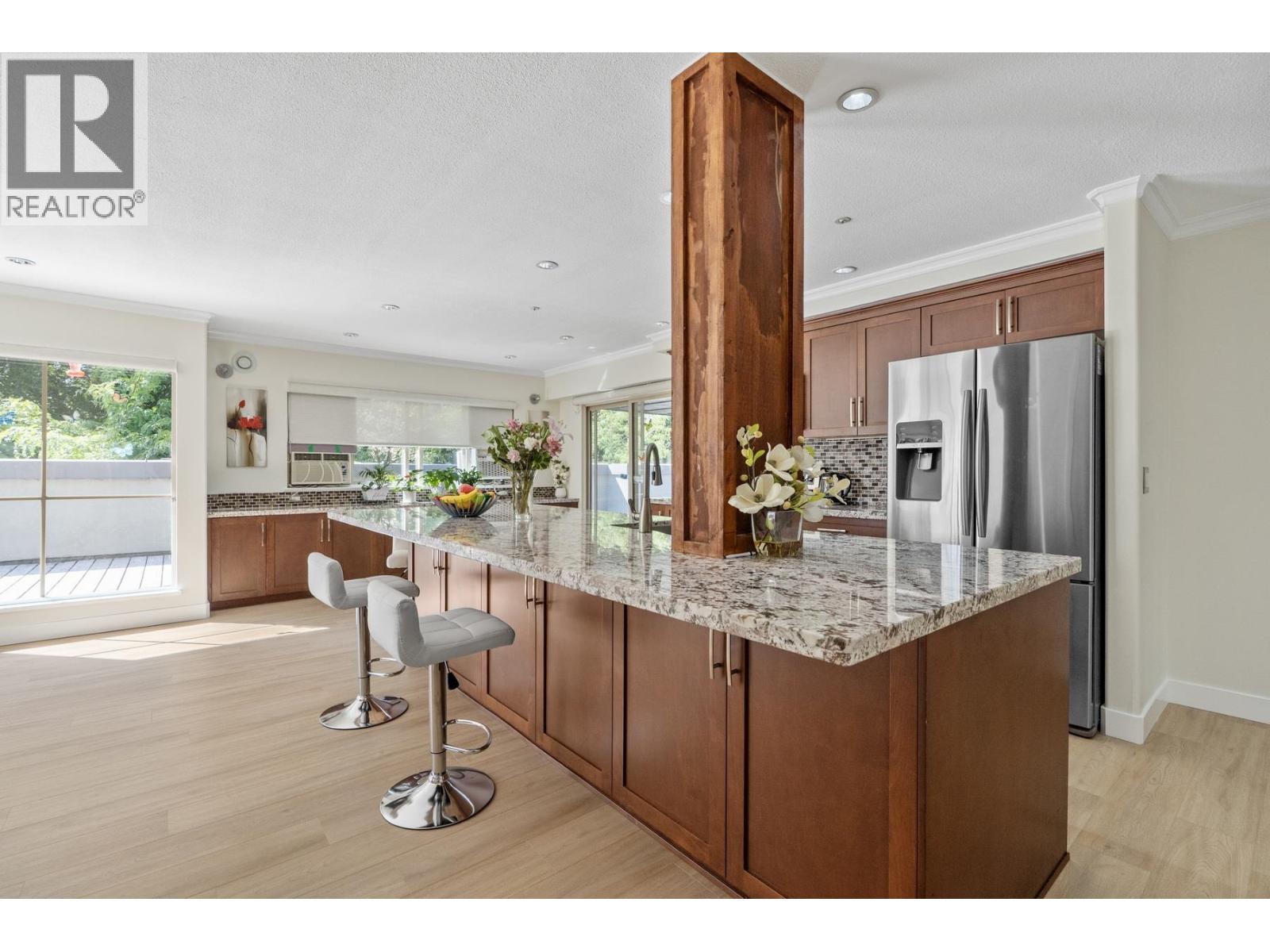 401 2345 Central Avenue, Port Coquitlam, British Columbia  V3C 1V9 - Photo 1 - R3040141