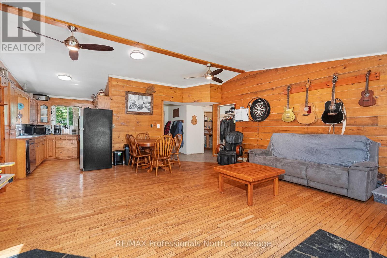 187 Stephenson 4 Road W, Huntsville, Ontario  P0B 1M0 - Photo 10 - X12363313