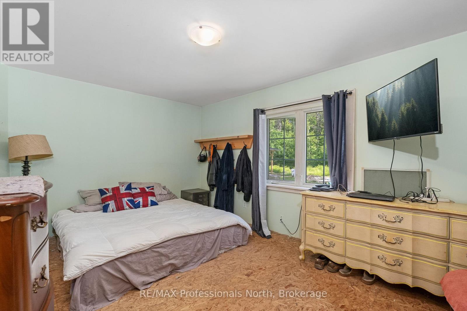 187 Stephenson 4 Road W, Huntsville, Ontario  P0B 1M0 - Photo 17 - X12363313