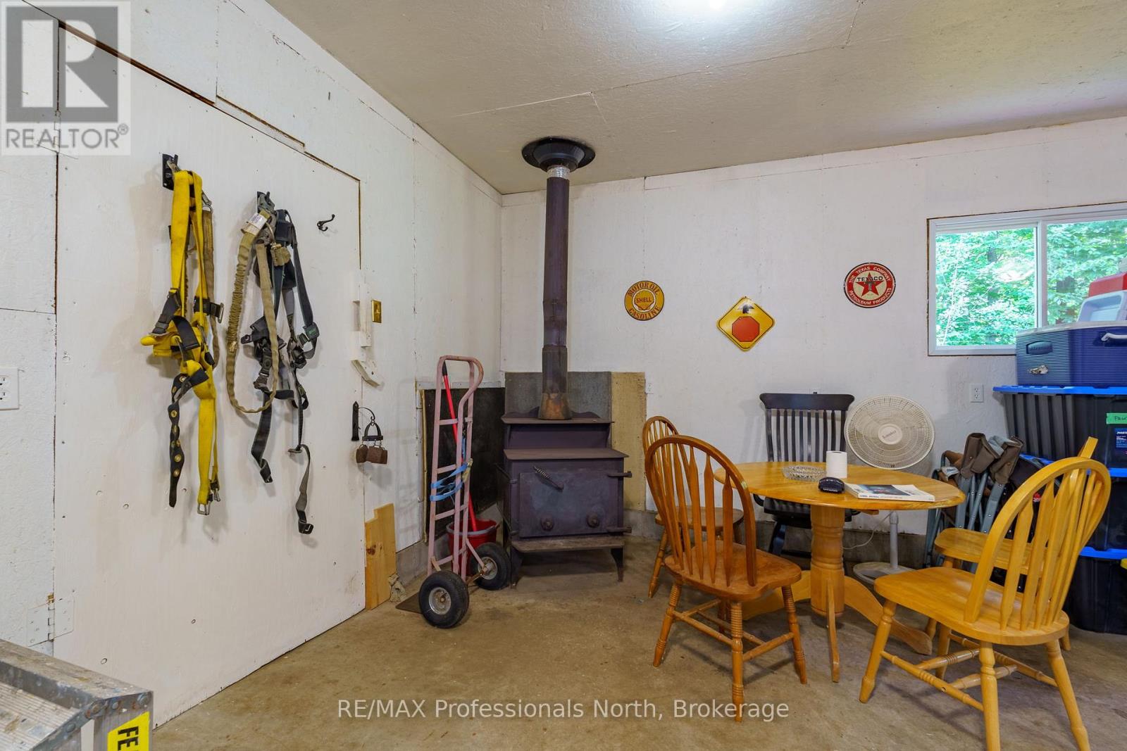 187 Stephenson 4 Road W, Huntsville, Ontario  P0B 1M0 - Photo 33 - X12363313