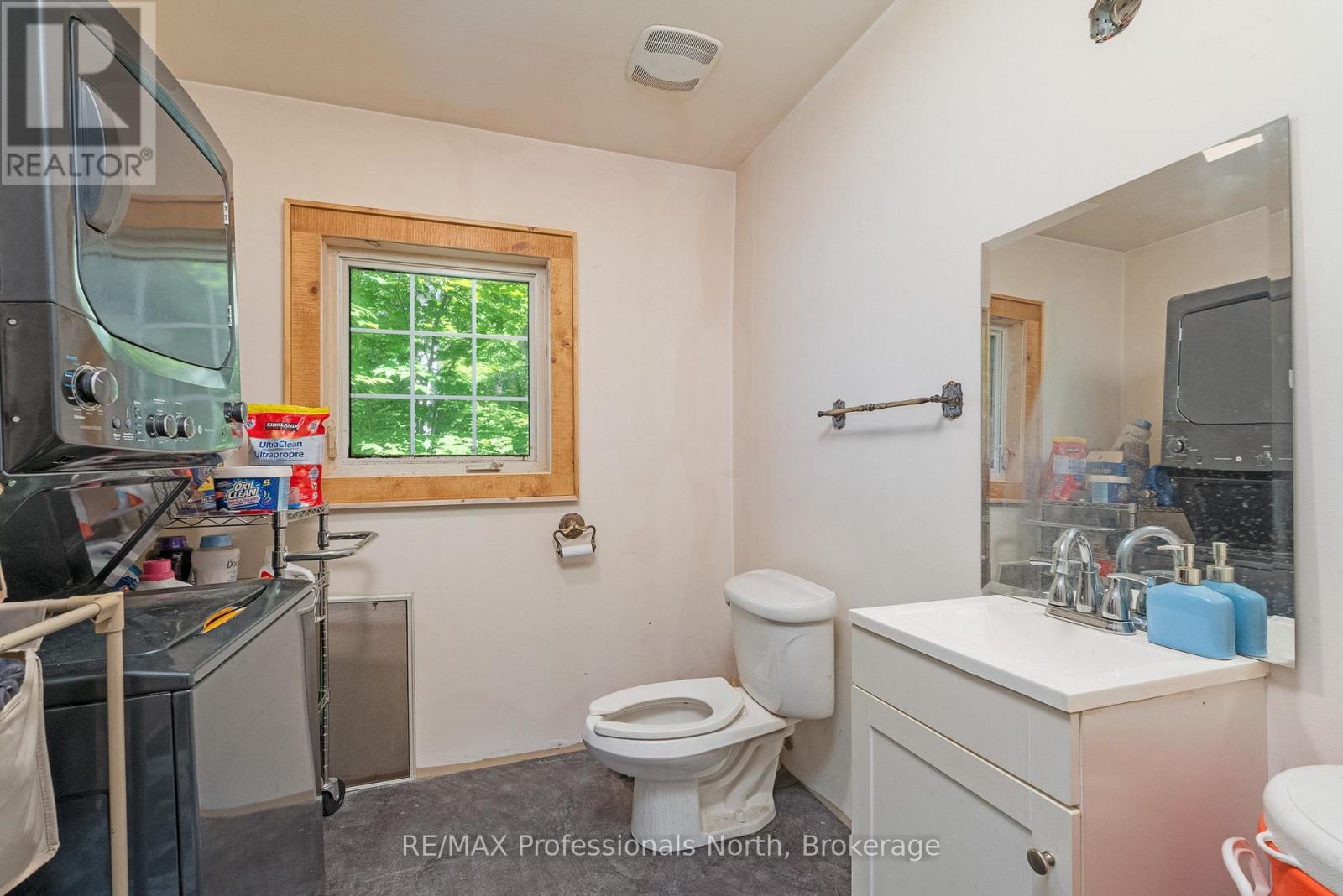 187 Stephenson 4 Road W, Huntsville, Ontario  P0B 1M0 - Photo 7 - X12363313