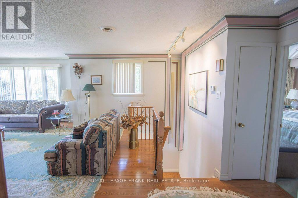 357 The Captains Corners, Kawartha Lakes, Ontario  K0M 1A0 - Photo 26 - X12363312