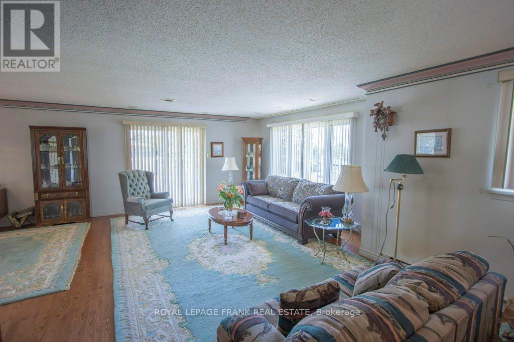 357 The Captains Corners, Kawartha Lakes, Ontario  K0M 1A0 - Photo 27 - X12363312