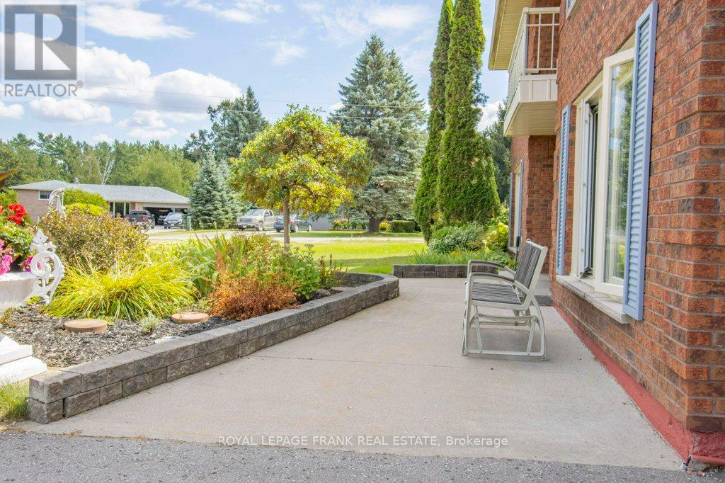 357 The Captains Corners, Kawartha Lakes, Ontario  K0M 1A0 - Photo 5 - X12363312