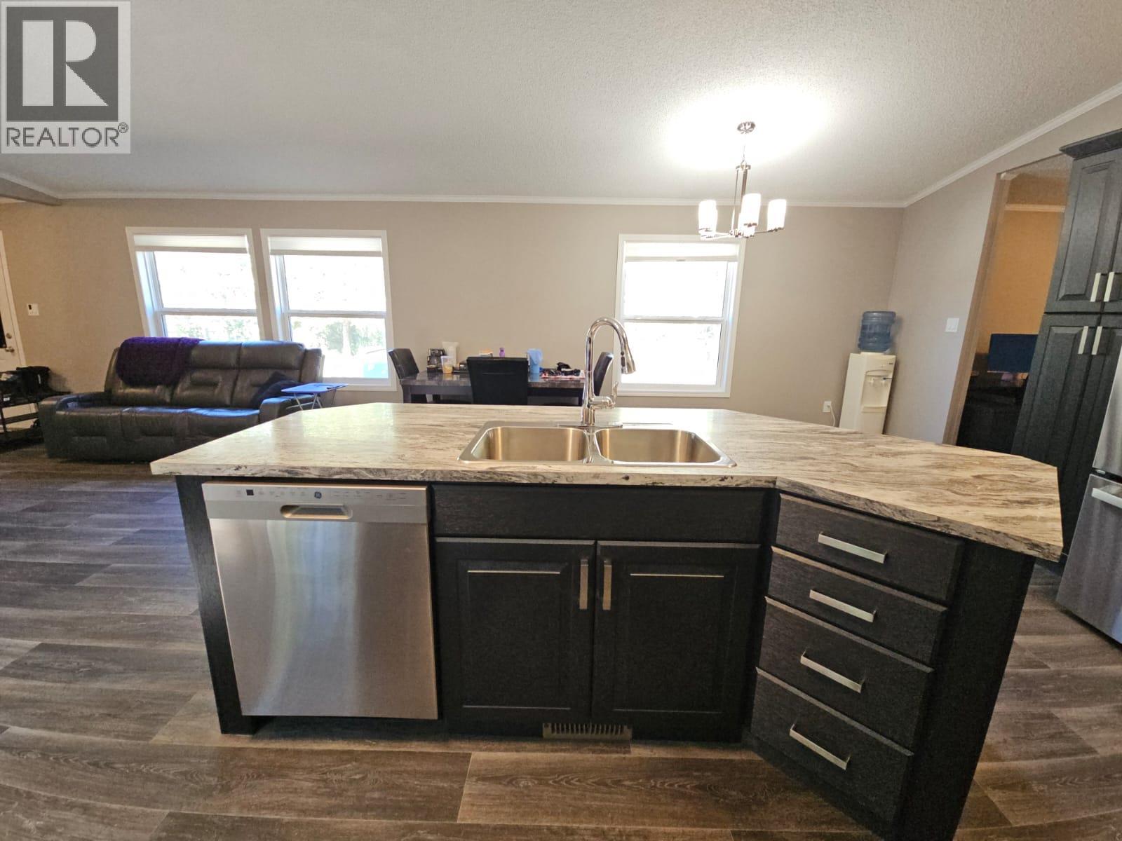 3593 West Hayward Road, Chetwynd, British Columbia  V0C 1J0 - Photo 15 - 10360538