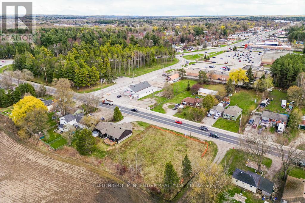 28 Brentwood Road, Essa, Ontario  L0M 1B2 - Photo 9 - N12363195