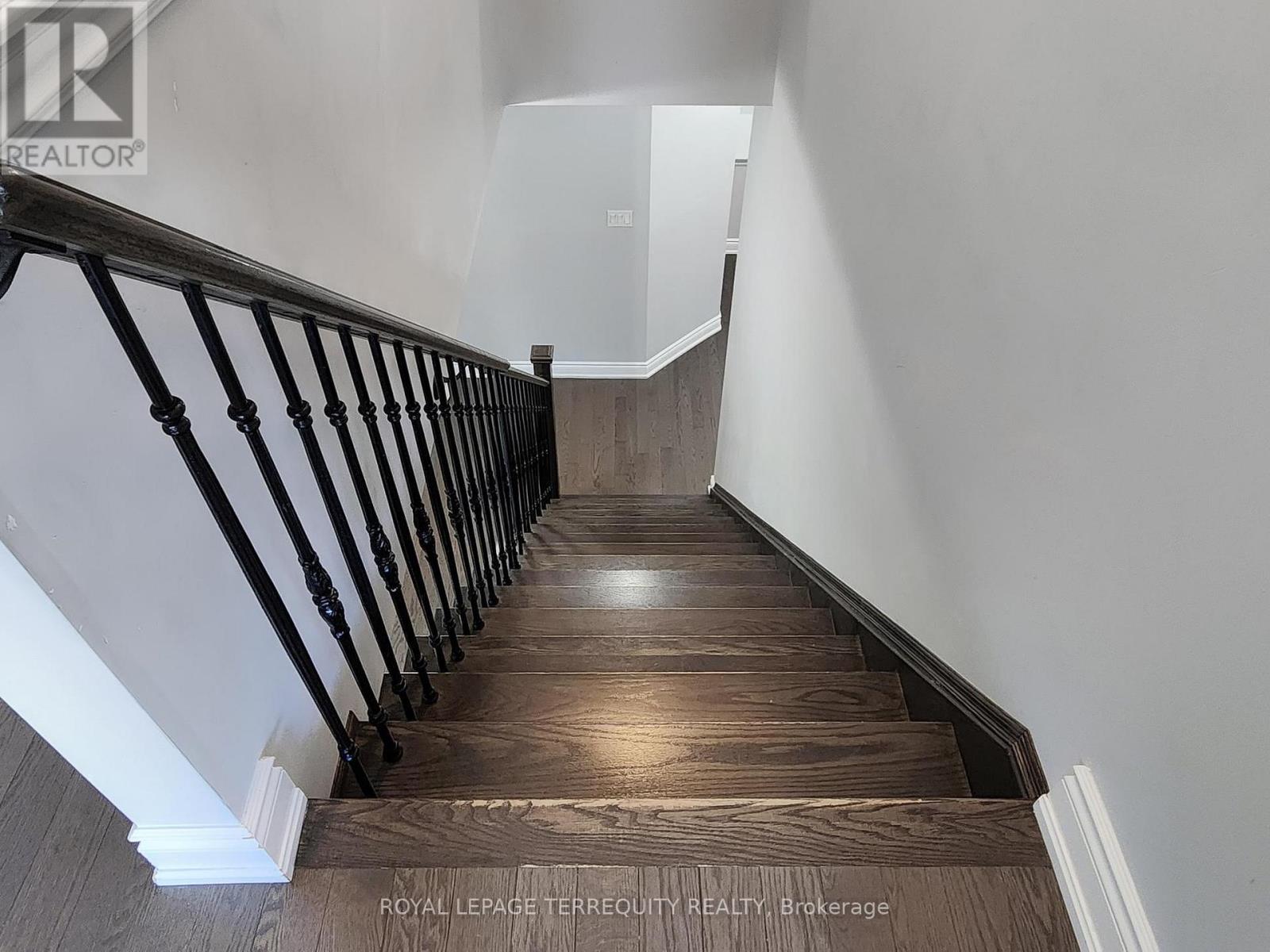 28 Richmond Park Drive, Georgina, Ontario  L4P 0H2 - Photo 27 - N12363251