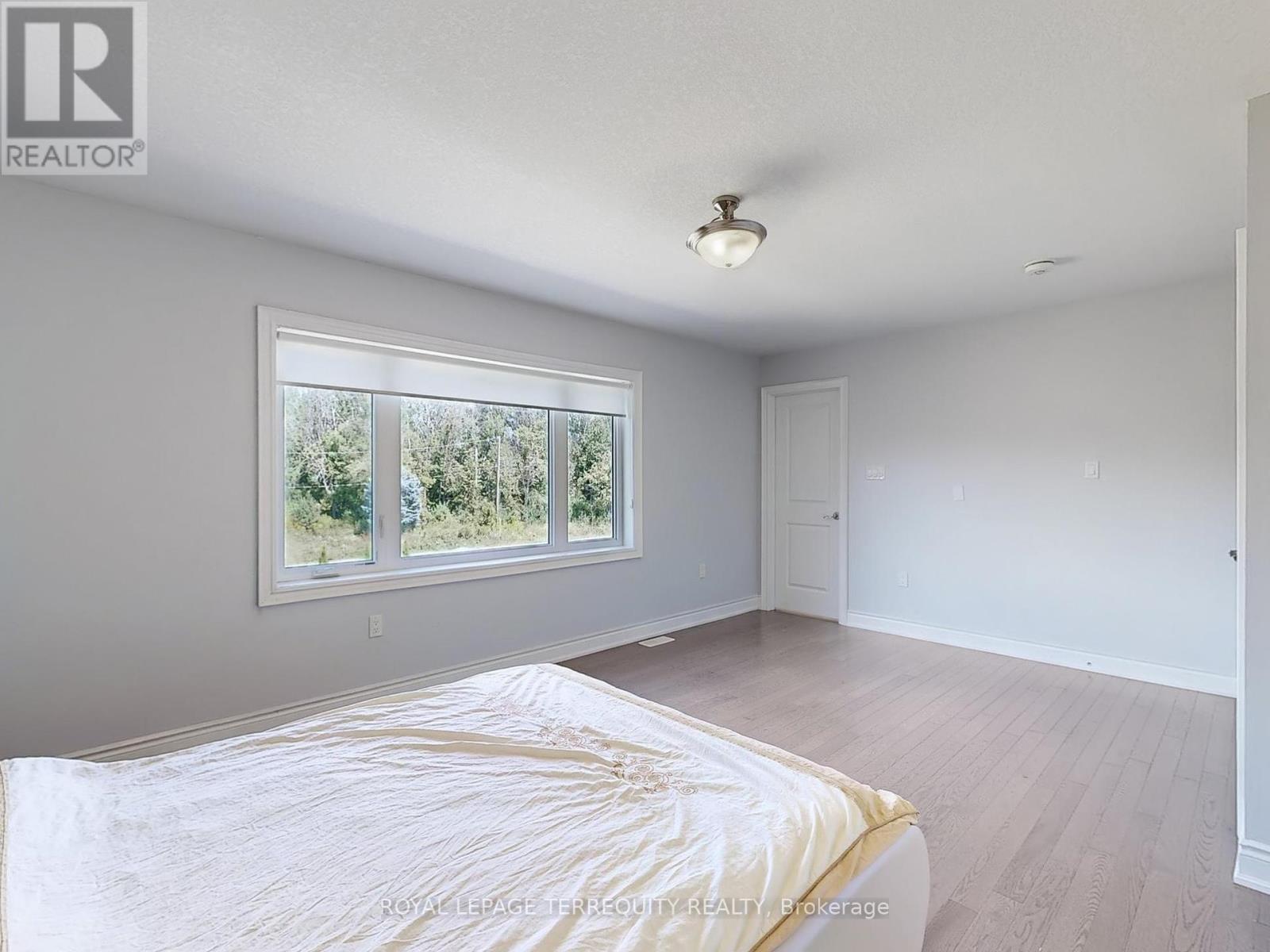 28 Richmond Park Drive, Georgina, Ontario  L4P 0H2 - Photo 32 - N12363251