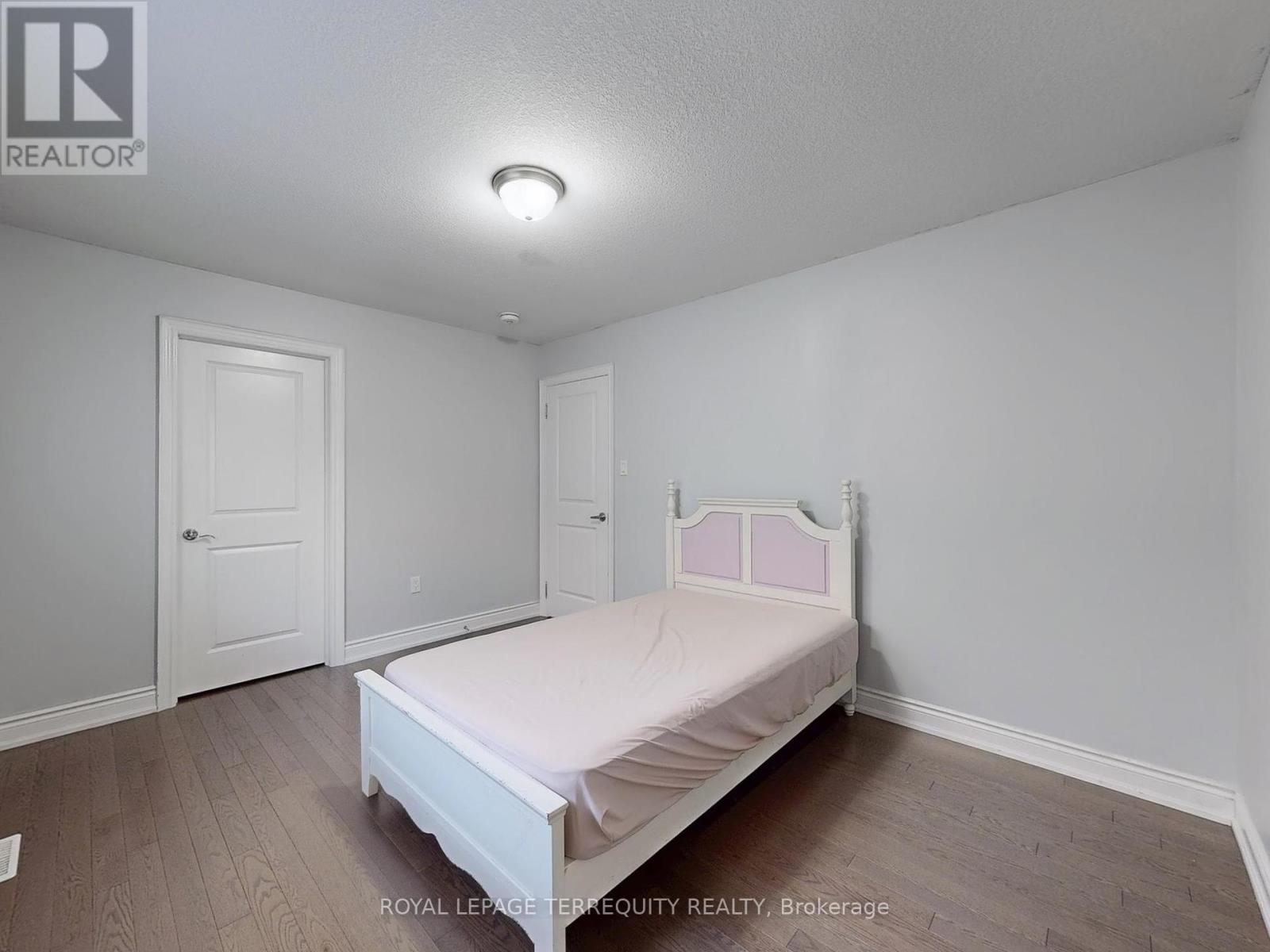 28 Richmond Park Drive, Georgina, Ontario  L4P 0H2 - Photo 42 - N12363251