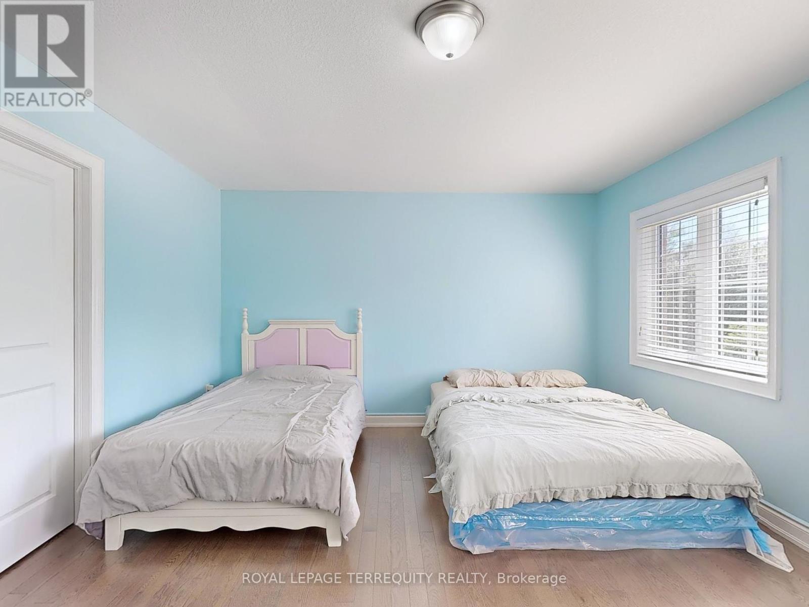 28 Richmond Park Drive, Georgina, Ontario  L4P 0H2 - Photo 44 - N12363251