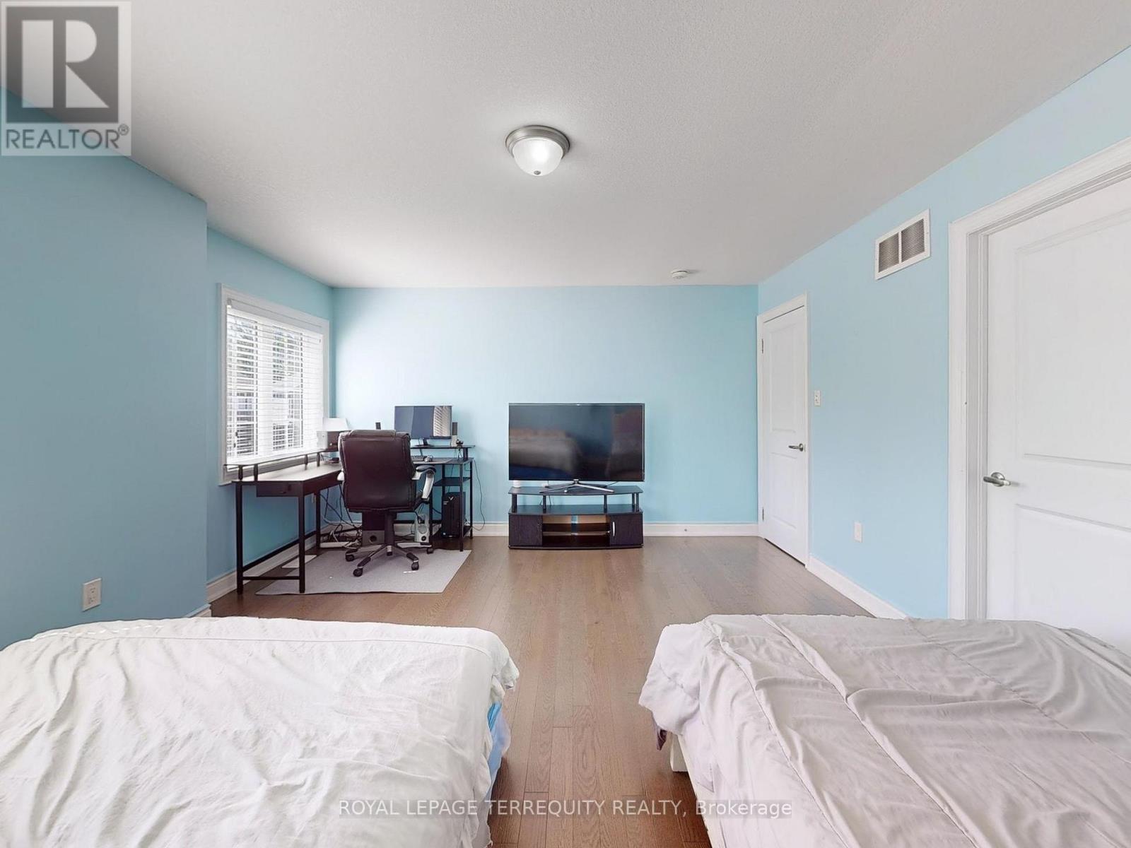 28 Richmond Park Drive, Georgina, Ontario  L4P 0H2 - Photo 45 - N12363251