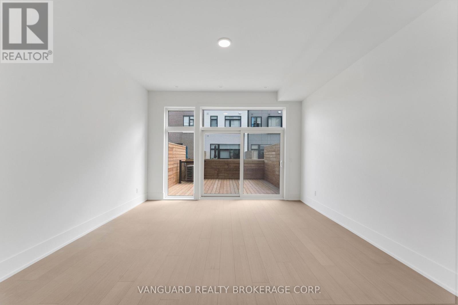 21 - 15 Lou Parsons Way, Mississauga, Ontario  L5H 0B2 - Photo 18 - W12363176