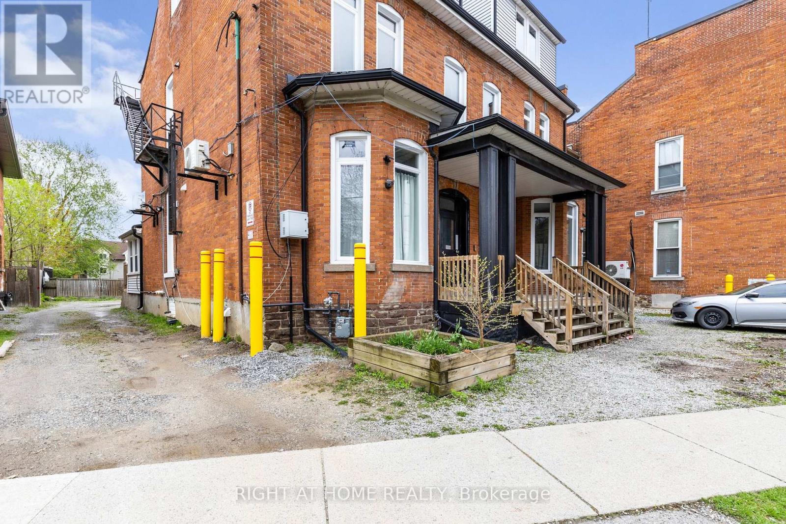 5 - 82 Welland Avenue, St. Catharines, Ontario  L2R 2N1 - Photo 12 - X12363172