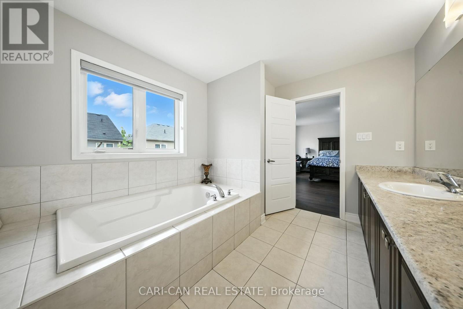 122 Longboat Run West, Brantford, Ontario  N3T 0P3 - Photo 29 - X12363229