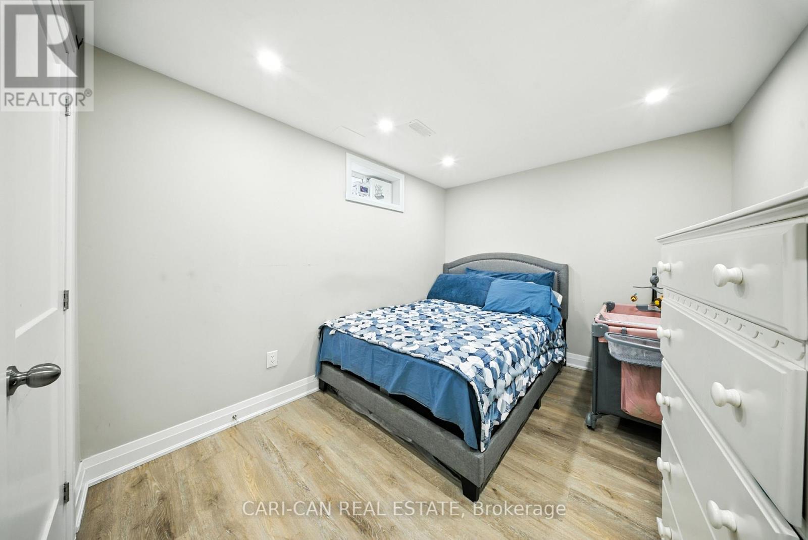 122 Longboat Run West, Brantford, Ontario  N3T 0P3 - Photo 36 - X12363229