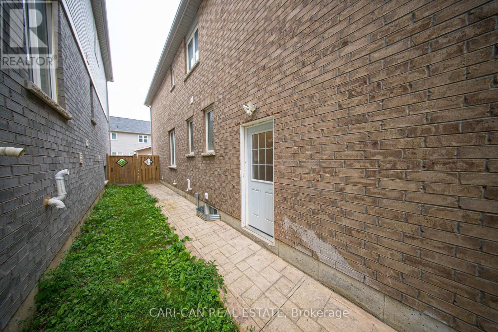 122 Longboat Run West, Brantford, Ontario  N3T 0P3 - Photo 39 - X12363229