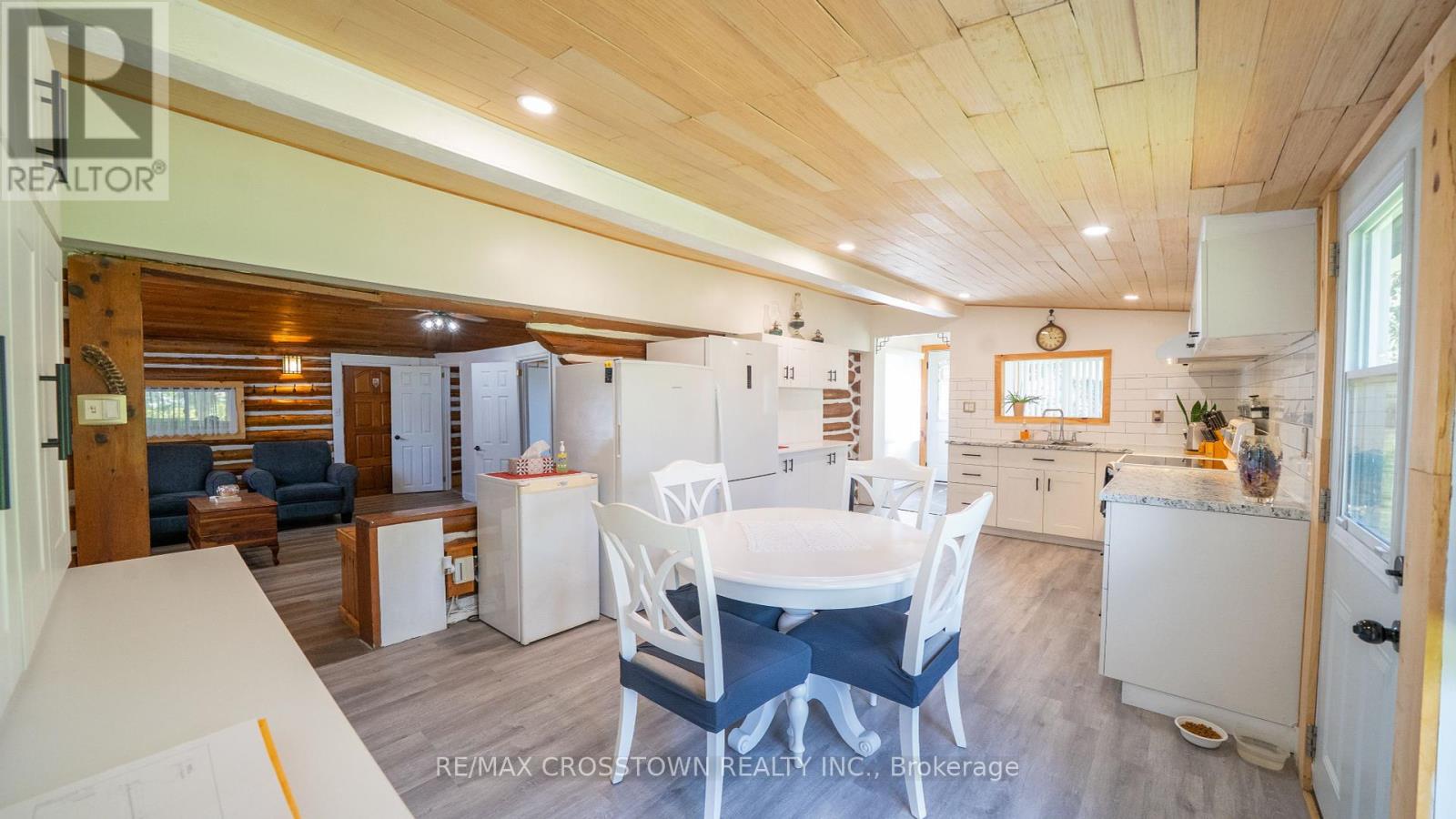 1161 Uffington Road, Bracebridge, Ontario  P1L 1X1 - Photo 10 - X12363276