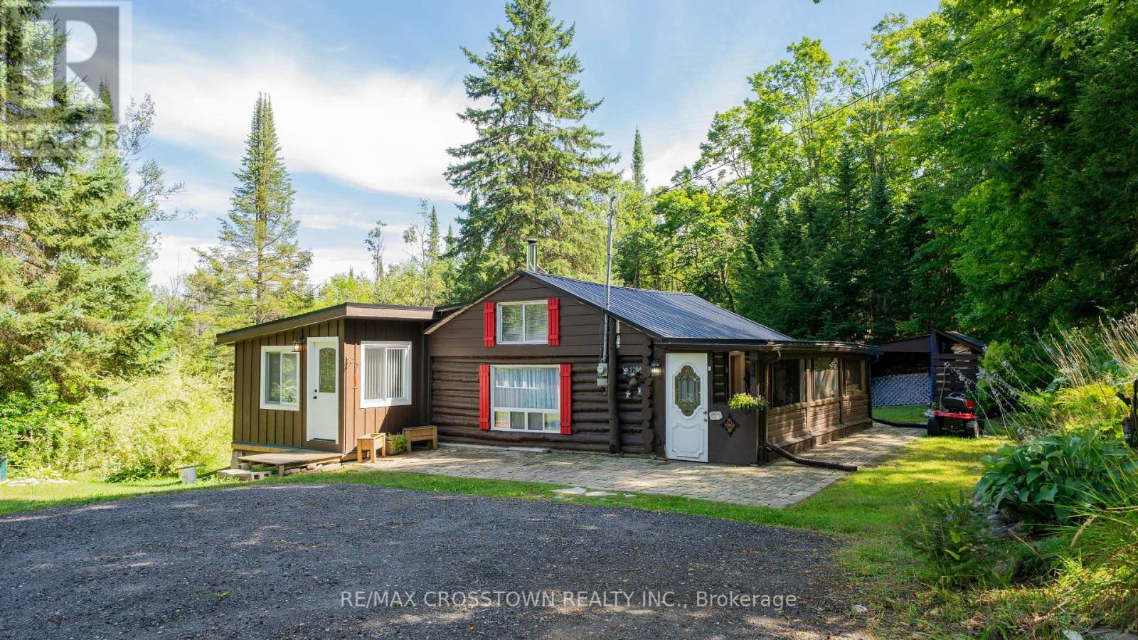 1161 Uffington Road, Bracebridge, Ontario  P1L 1X1 - Photo 2 - X12363276