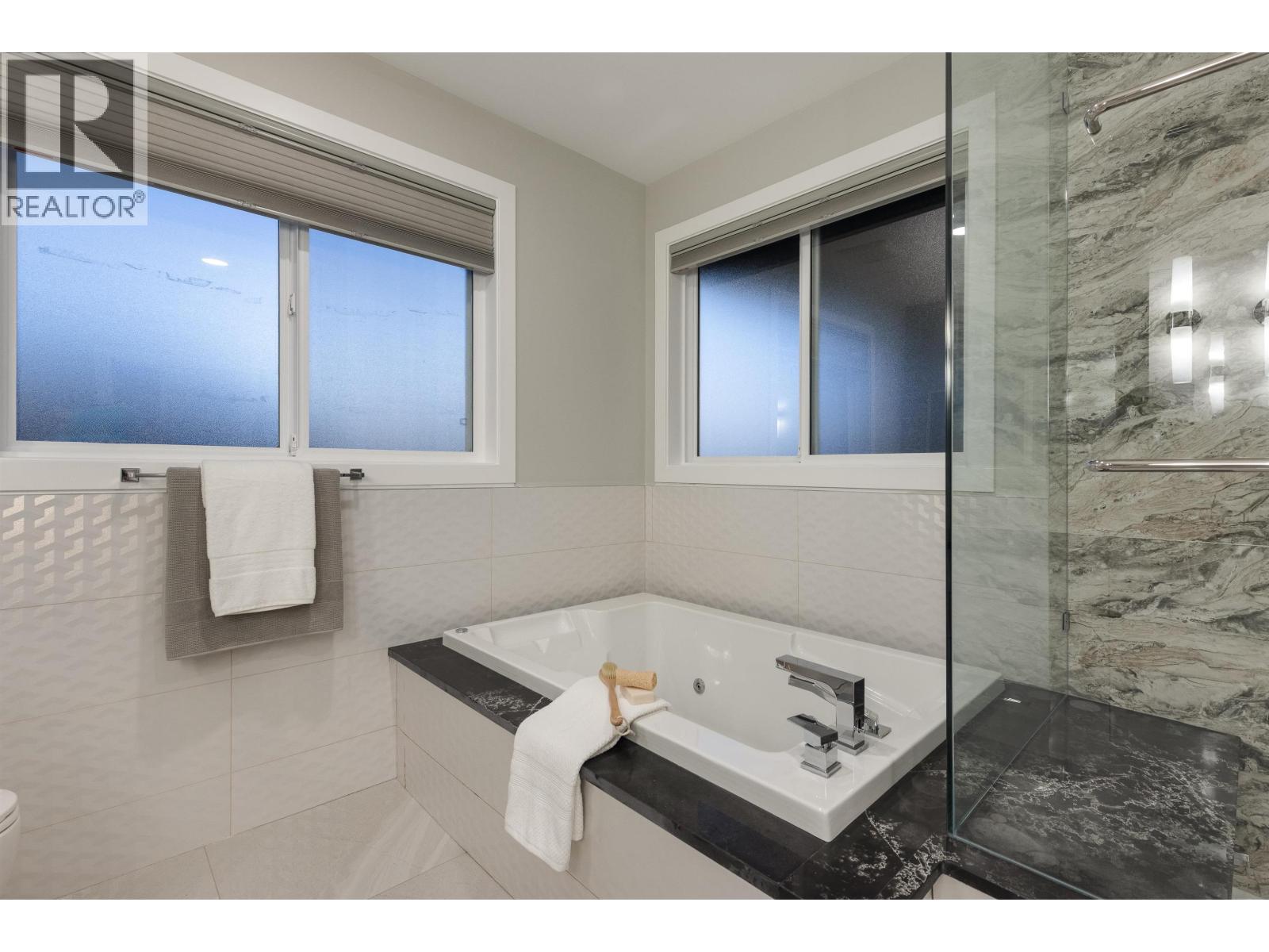 1211 Foster Avenue, Coquitlam, British Columbia  V3J 2M8 - Photo 24 - R2991303