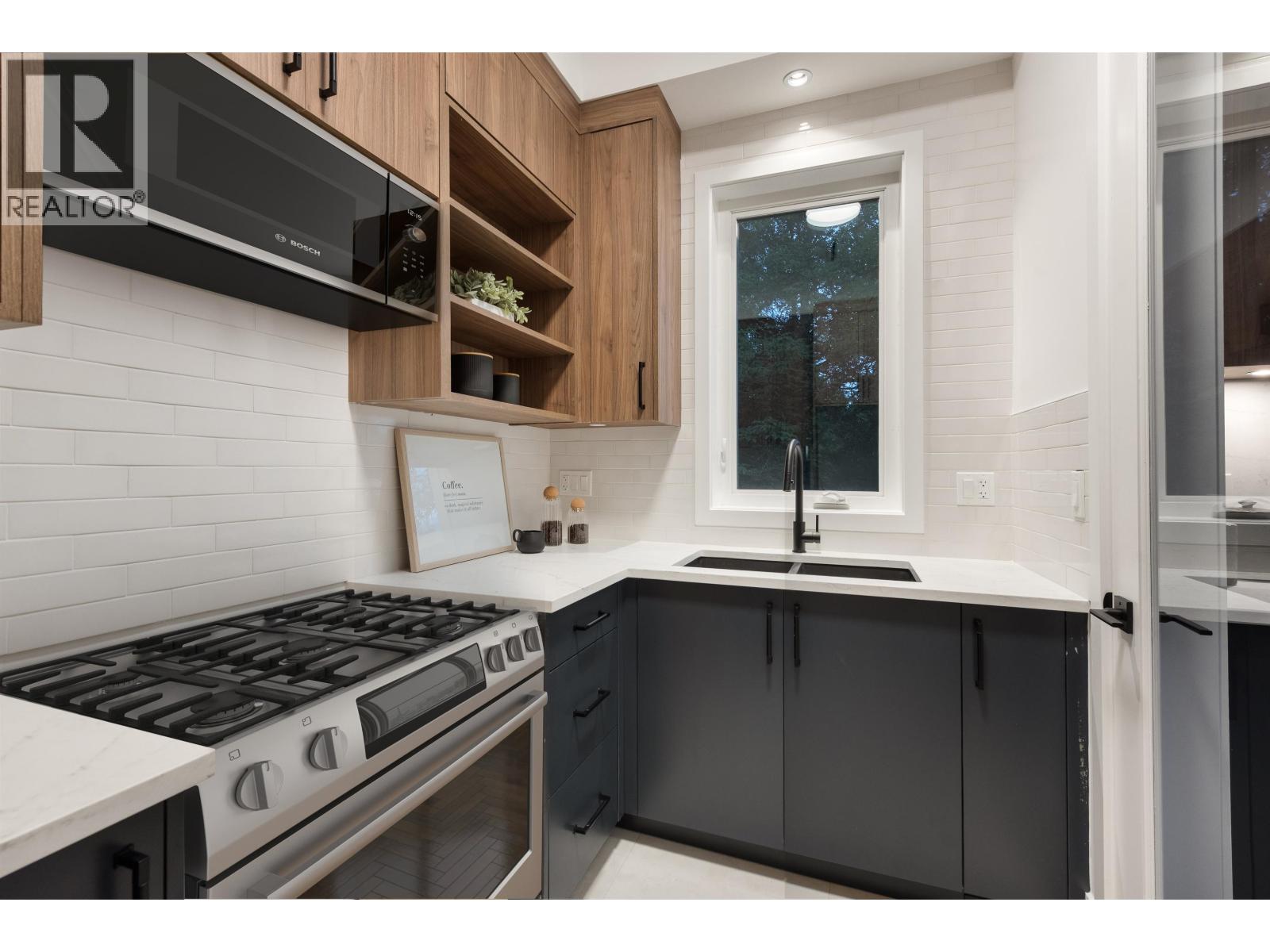 1486 Coast Meridian Road, Coquitlam, British Columbia  V3E 3H3 - Photo 10 - R3040197