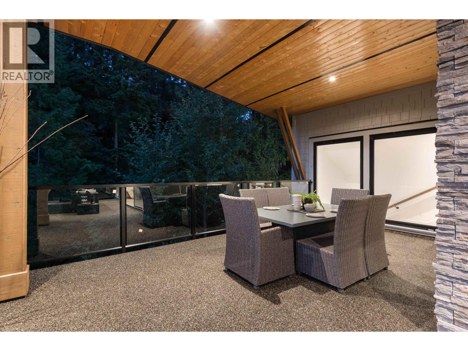 1486 Coast Meridian Road, Coquitlam, British Columbia  V3E 3H3 - Photo 17 - R3040197