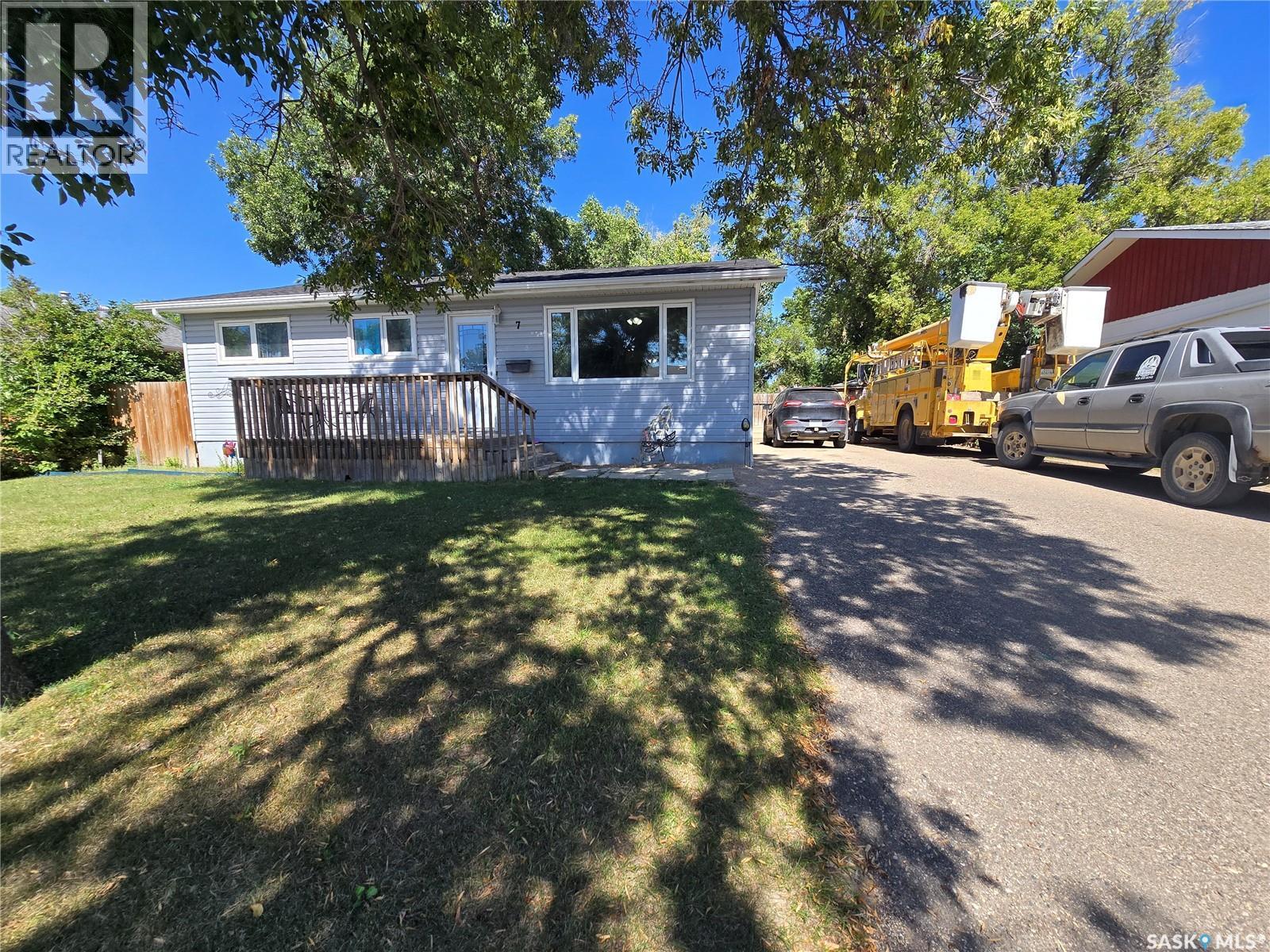 7 Mitchell Crescent, Weyburn, Saskatchewan  S4H 2M3 - Photo 1 - SK016589