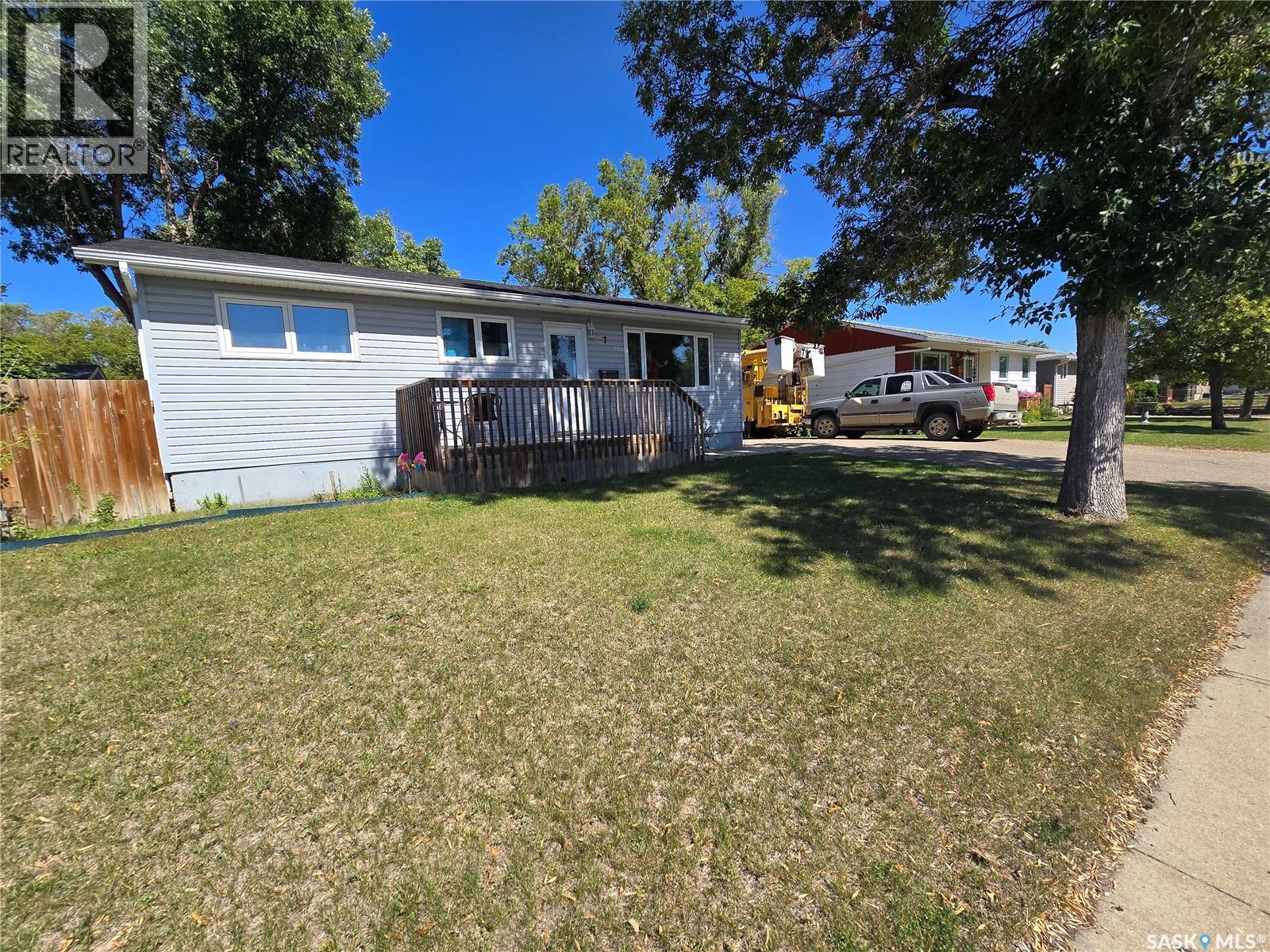 7 Mitchell Crescent, Weyburn, Saskatchewan  S4H 2M3 - Photo 3 - SK016589