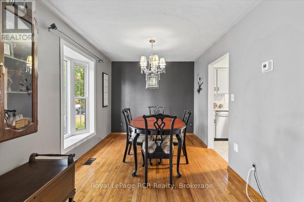 534 21st Avenue, Hanover, Ontario  N4N 3H4 - Photo 9 - X12342226