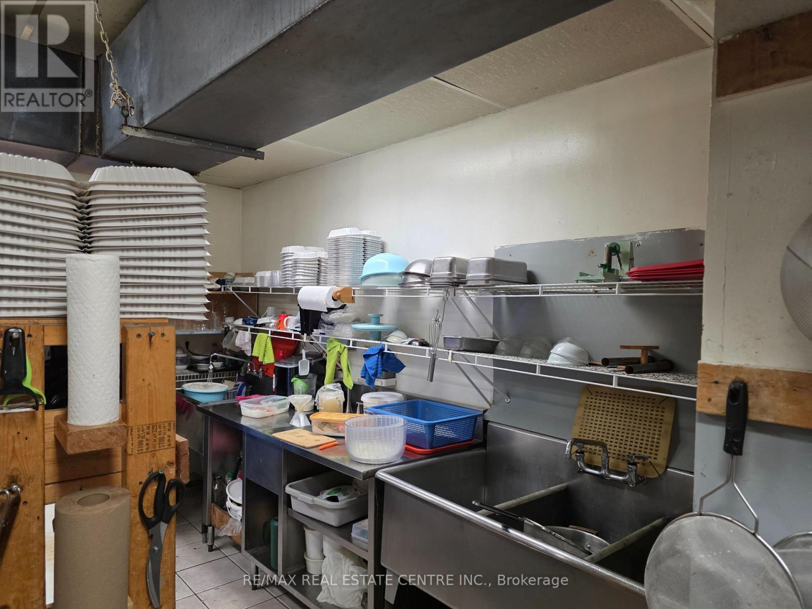 2384 Bloor Street W, Toronto, Ontario  M6S 1P5 - Photo 18 - W12255437