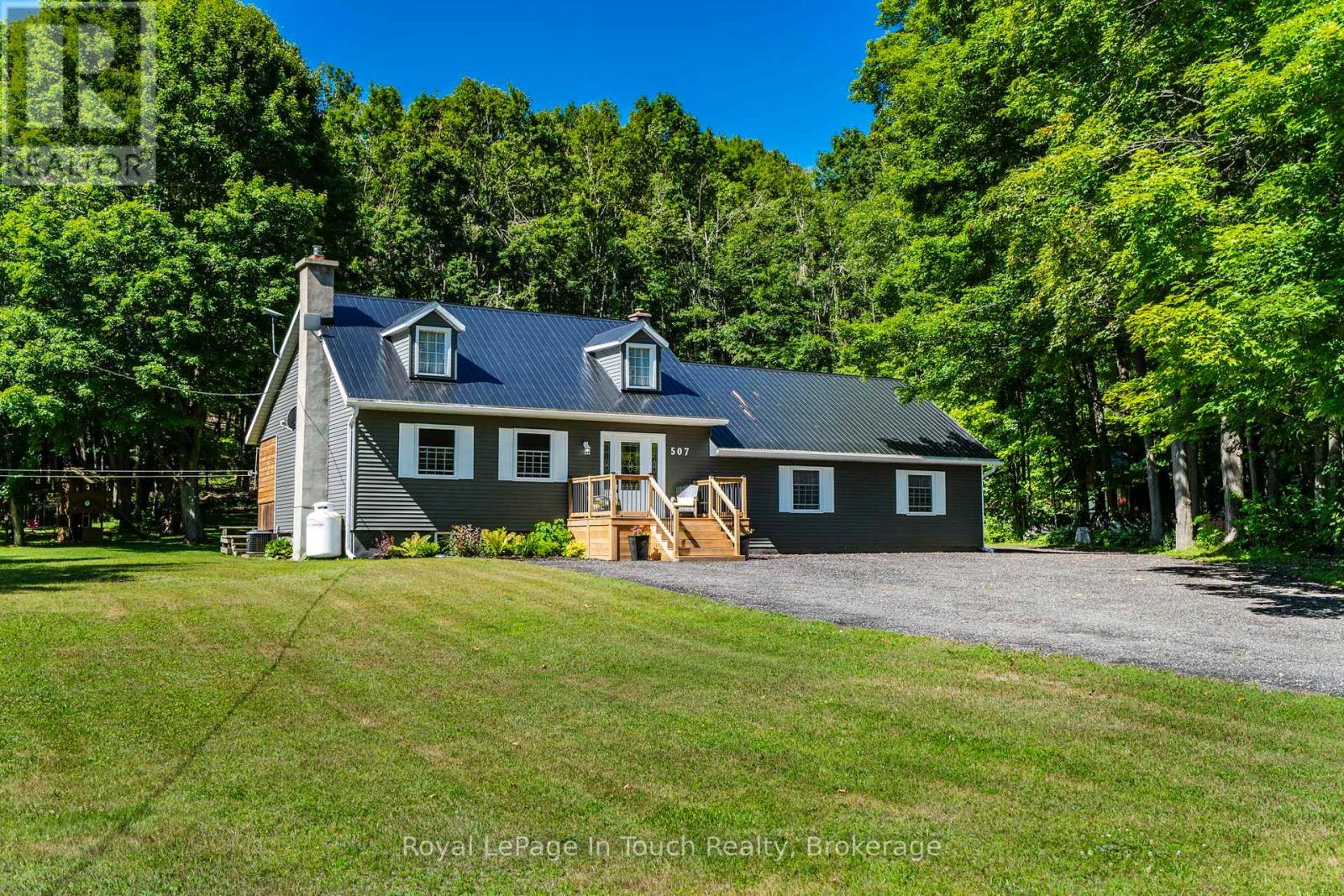507 Lafontaine Road E, Tiny, Ontario  L9M 2H7 - Photo 1 - S12363398
