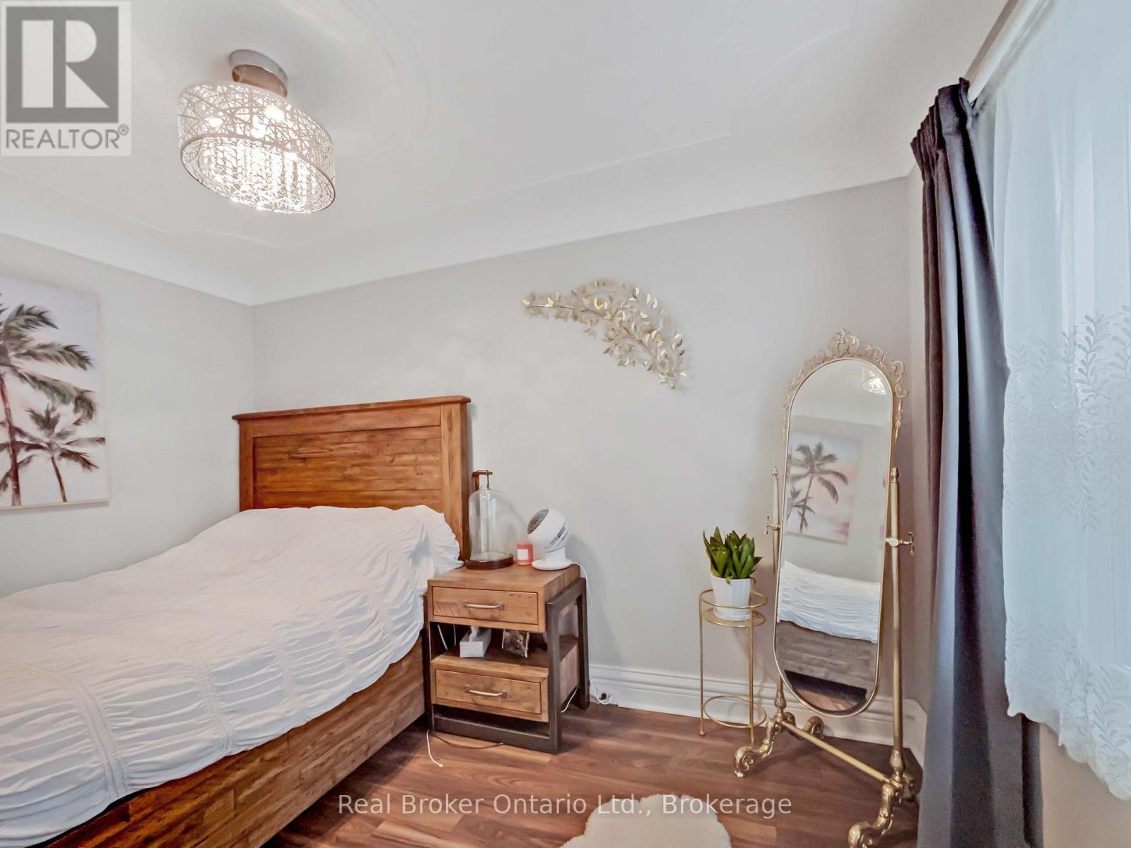 71 Harrison Avenue, Hamilton, Ontario  L8H 2Z9 - Photo 8 - X12363375