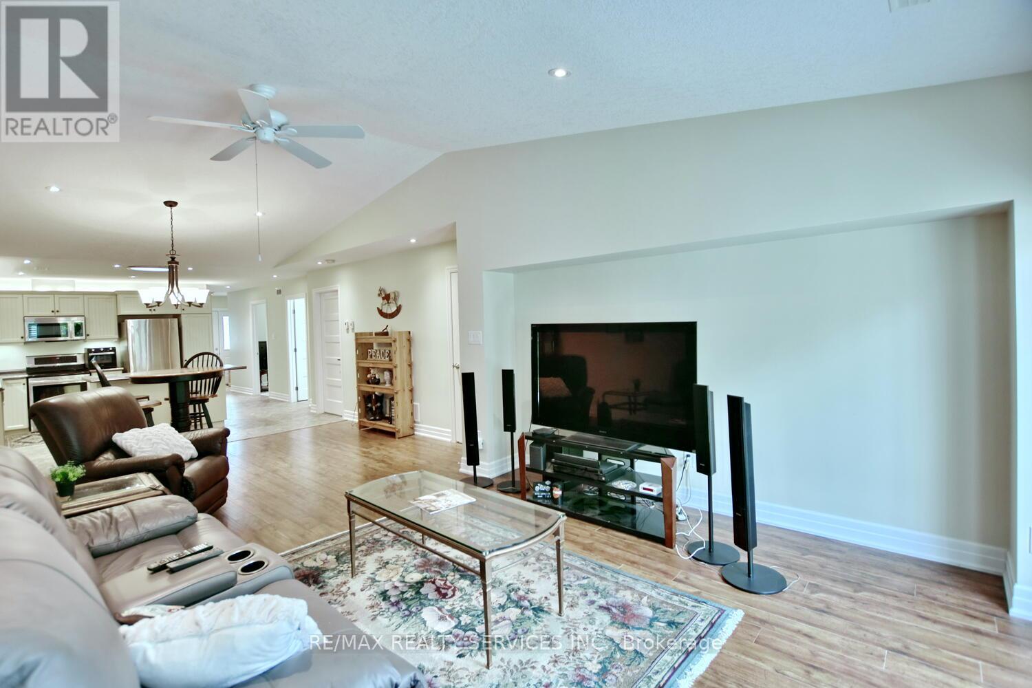 45 Clover Crescent, Wasaga Beach, Ontario  L9Z 0G4 - Photo 26 - S12363286