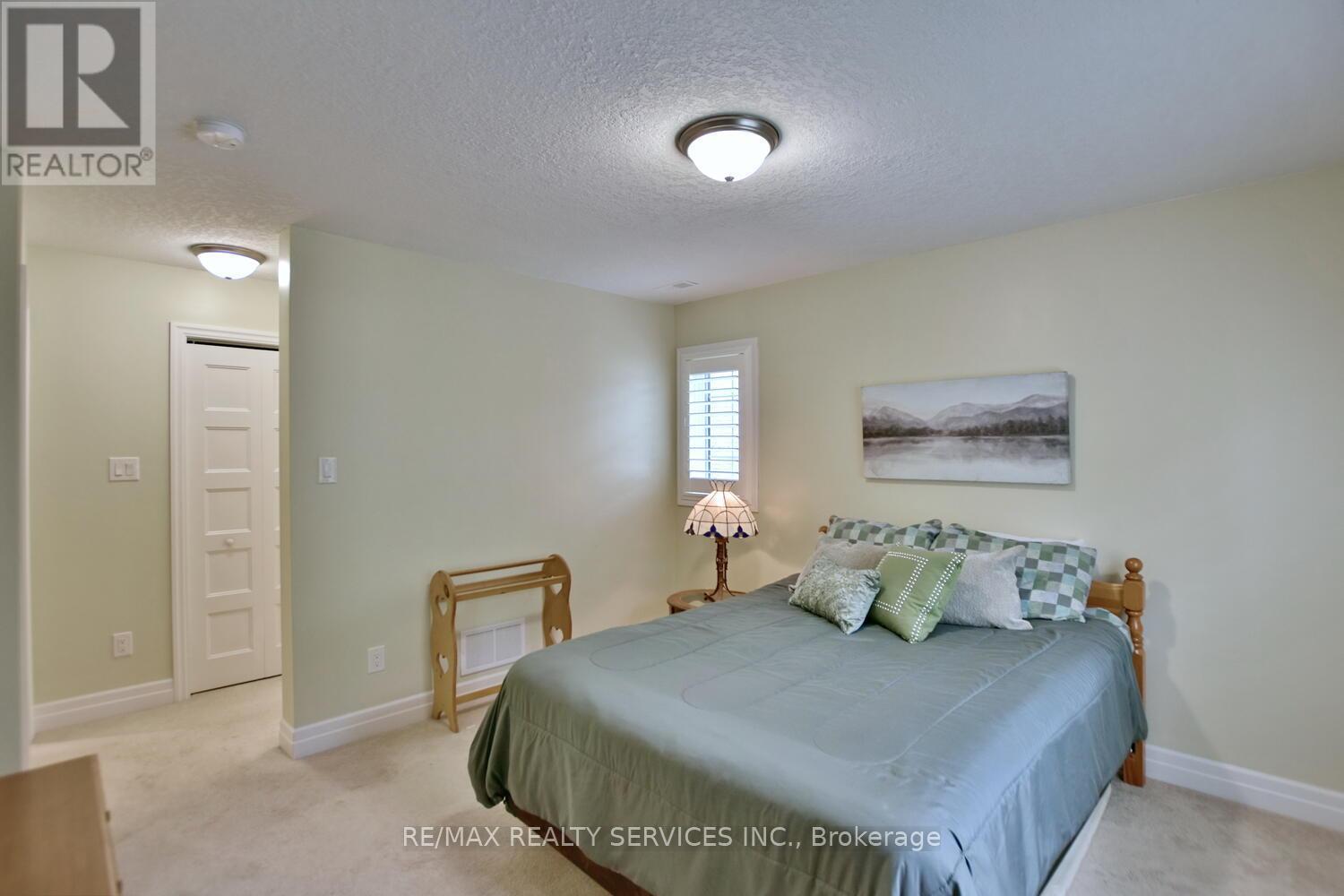 45 Clover Crescent, Wasaga Beach, Ontario  L9Z 0G4 - Photo 31 - S12363286