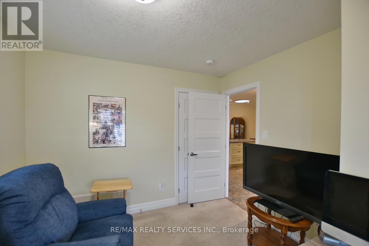 45 Clover Crescent, Wasaga Beach, Ontario  L9Z 0G4 - Photo 37 - S12363286