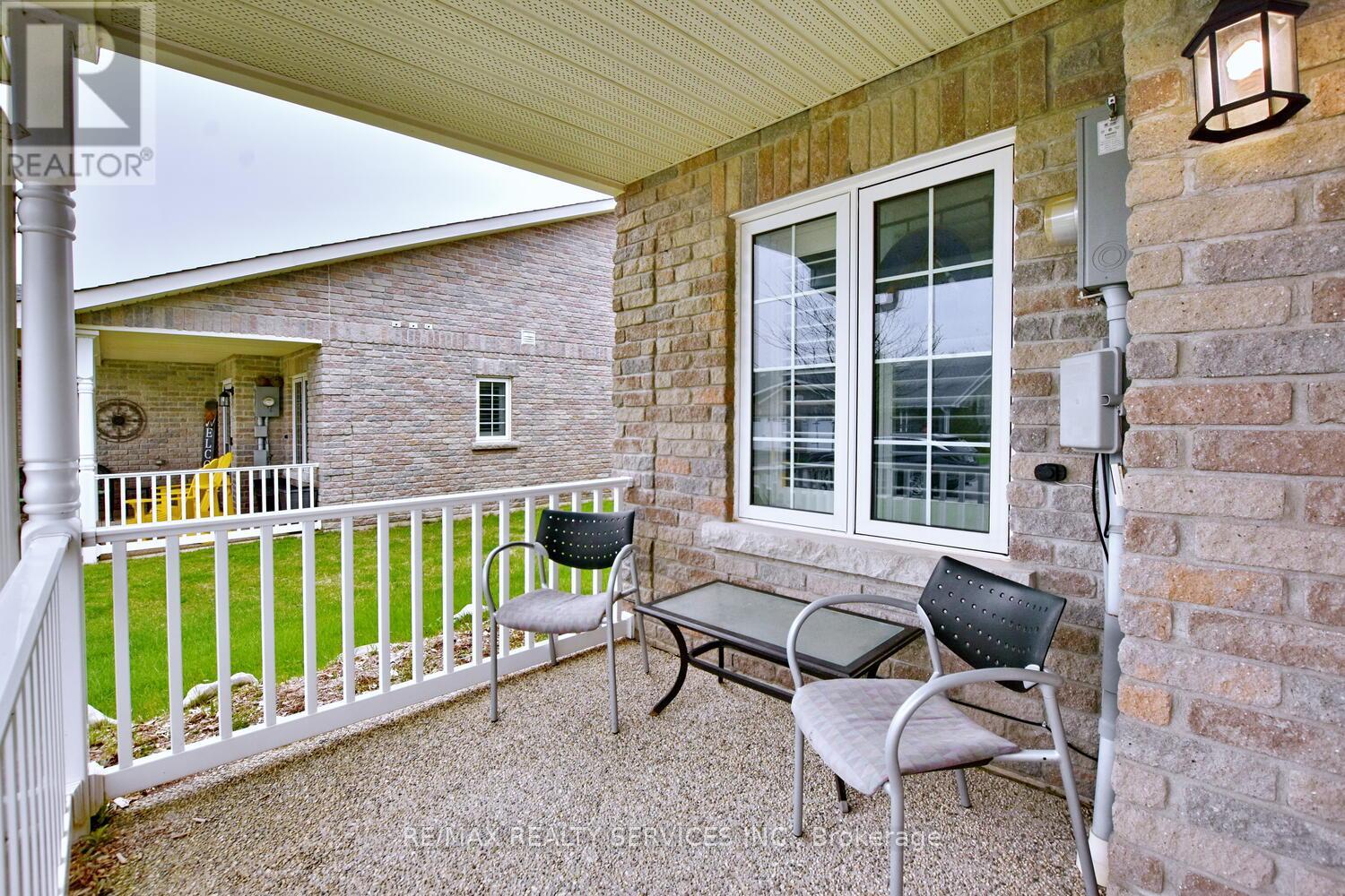 45 Clover Crescent, Wasaga Beach, Ontario  L9Z 0G4 - Photo 8 - S12363286