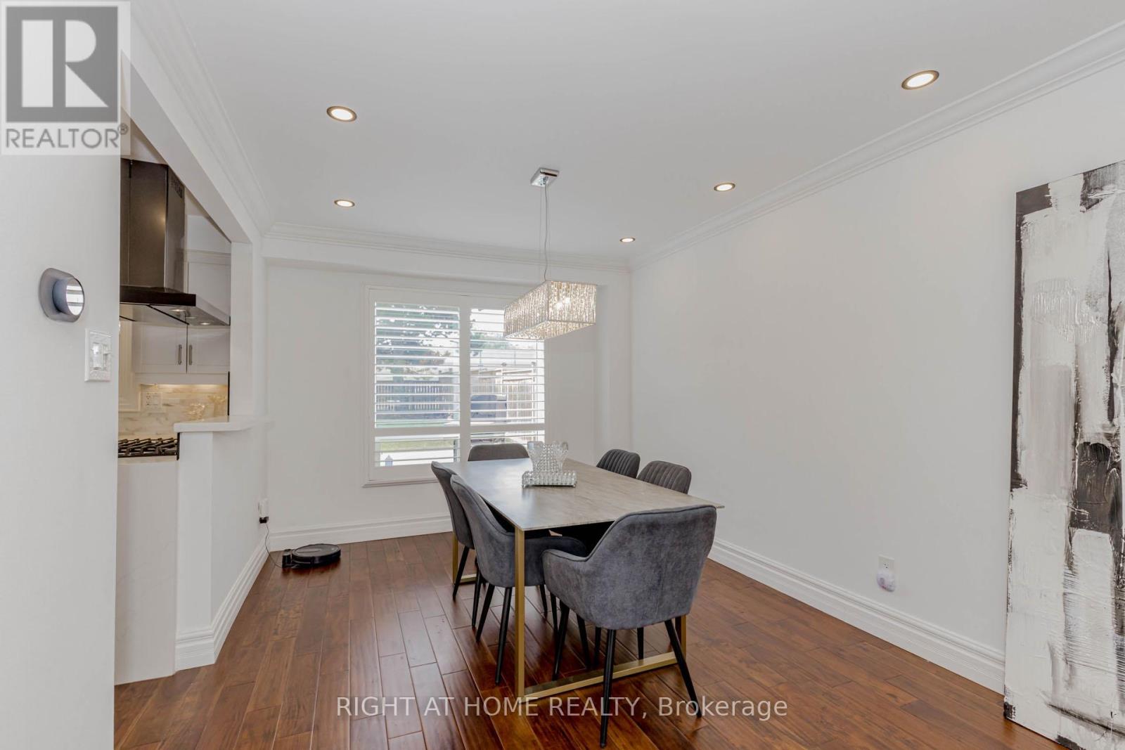 1073 Mesa Crescent, Mississauga (Lorne Park), Ontario  L5R 3E7 - Photo 11 - W12363283
