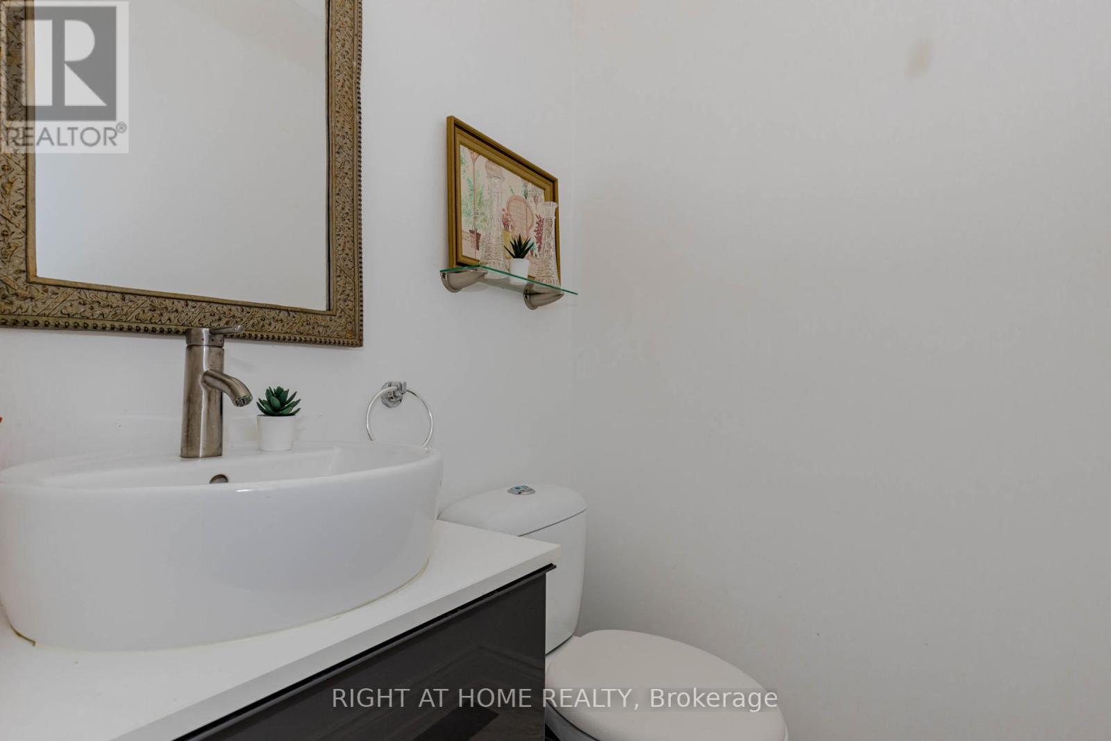 1073 Mesa Crescent, Mississauga (Lorne Park), Ontario  L5R 3E7 - Photo 16 - W12363283