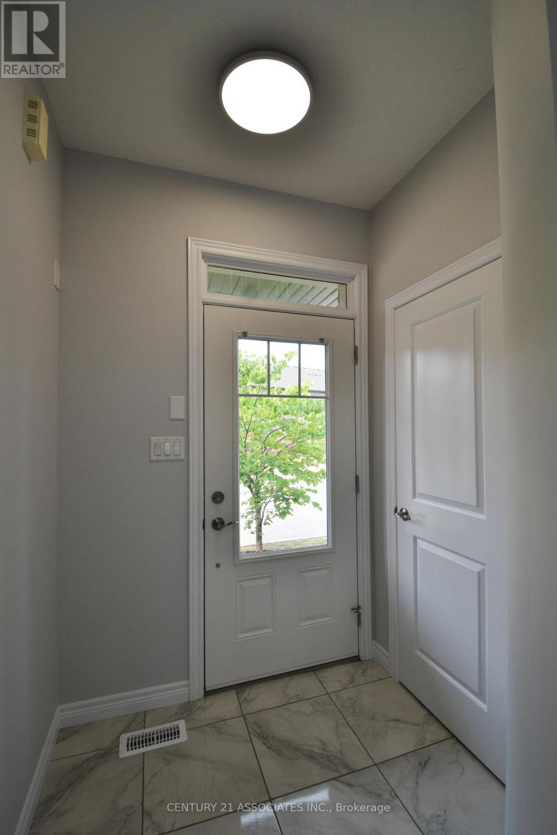6 - 98 Shoreview Place, Hamilton, Ontario  L8E 0J4 - Photo 4 - X12363300