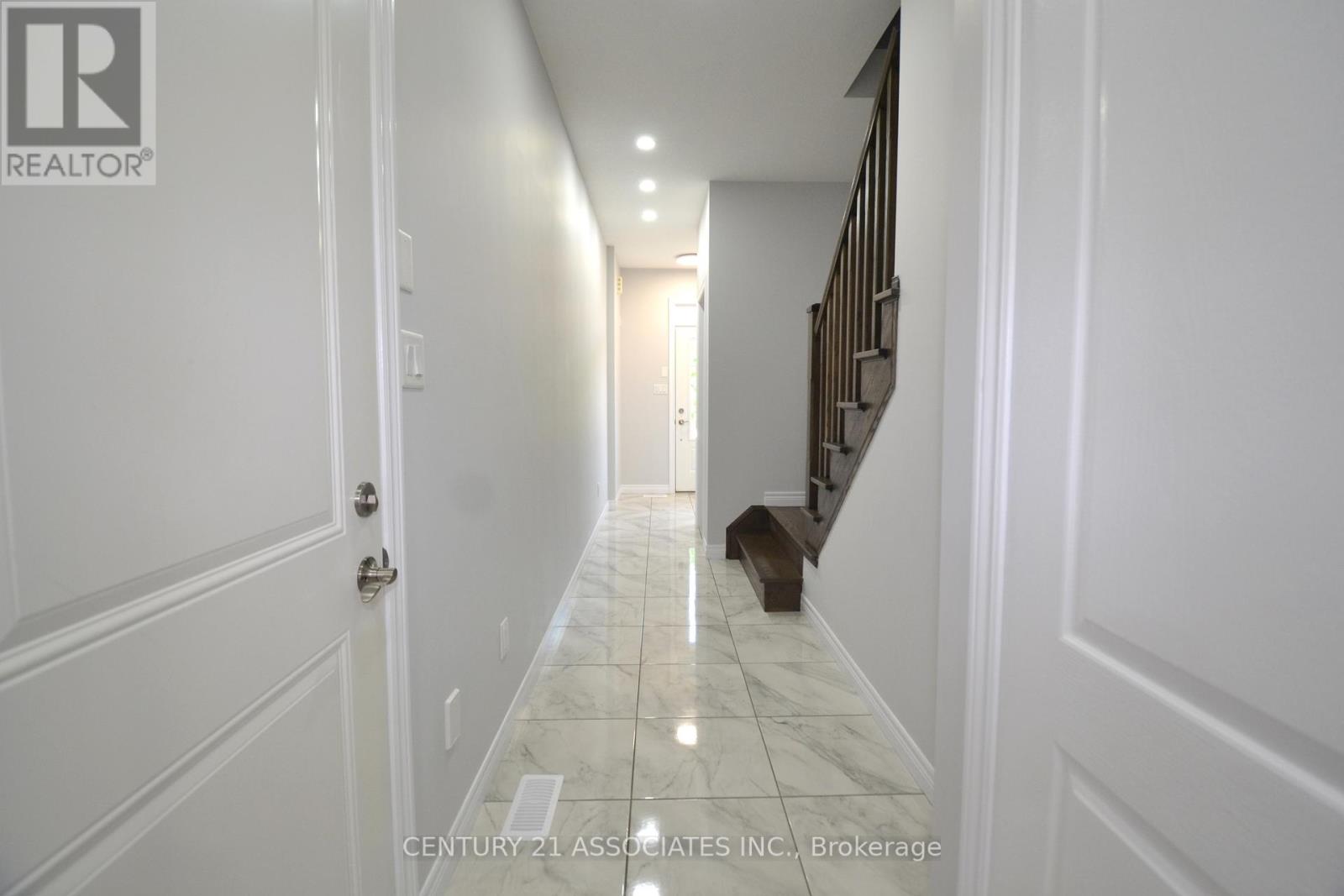 6 - 98 Shoreview Place, Hamilton, Ontario  L8E 0J4 - Photo 6 - X12363300