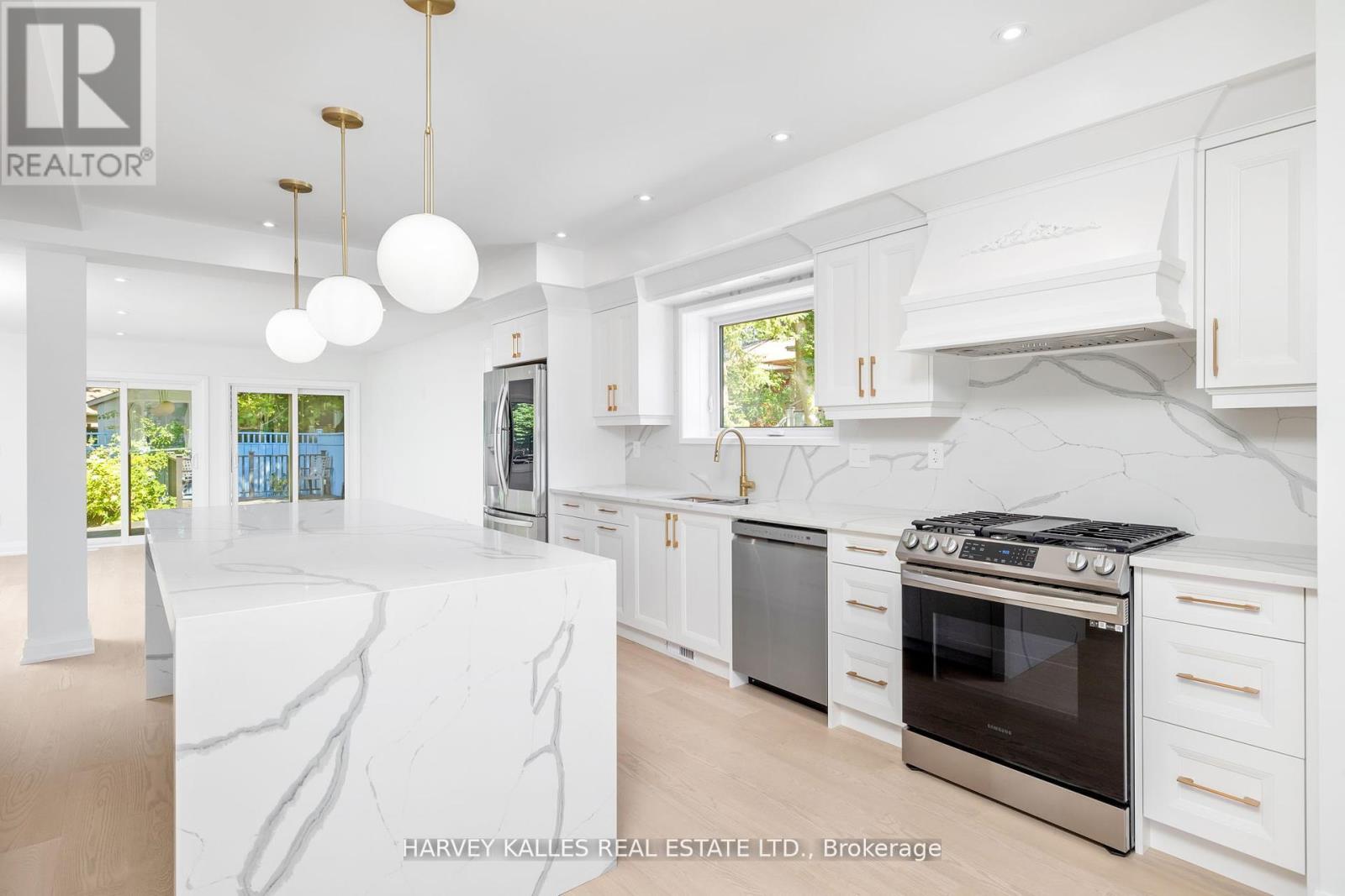 101 Clifton Road, Toronto (Rosedale-Moore Park), Ontario  M4T 2G3 - Photo 7 - C12363121
