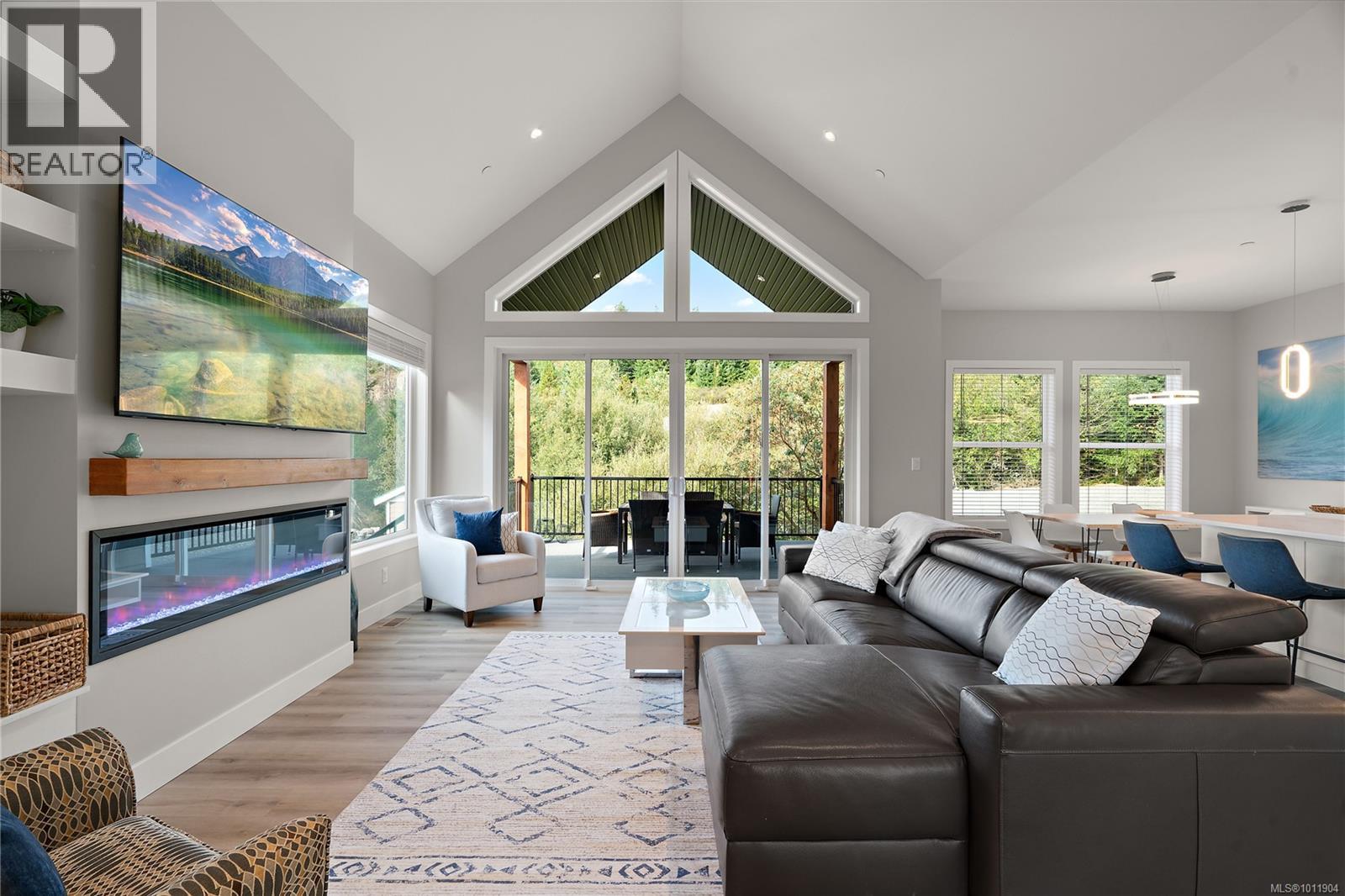 Property at 3870 Goldstream Heights Dr image 3