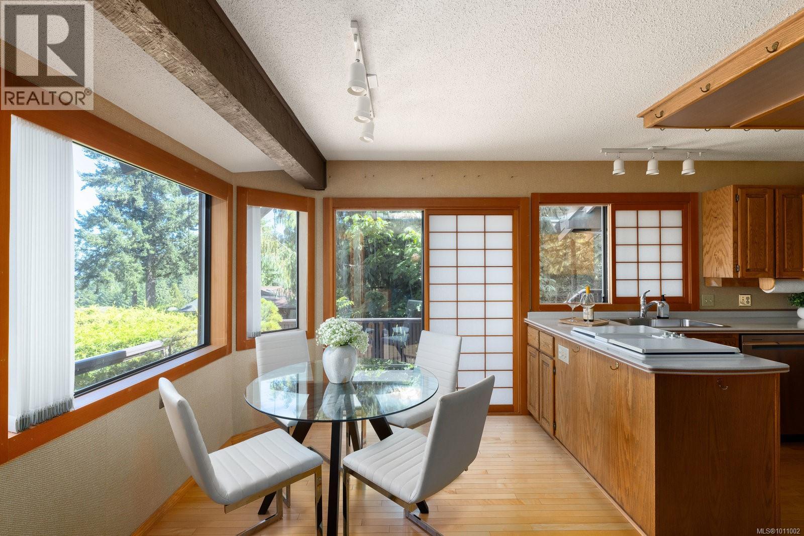 1709 Shearwater Terr, North Saanich, British Columbia  V8L 5L4 - Photo 16 - 1011002
