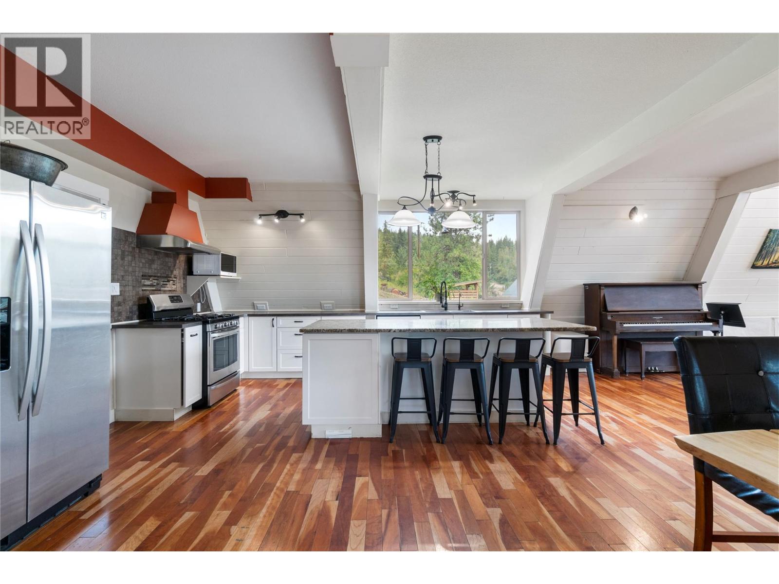 6551 40 Street Nw, Salmon Arm, British Columbia  V1E 3A5 - Photo 6 - 10359791