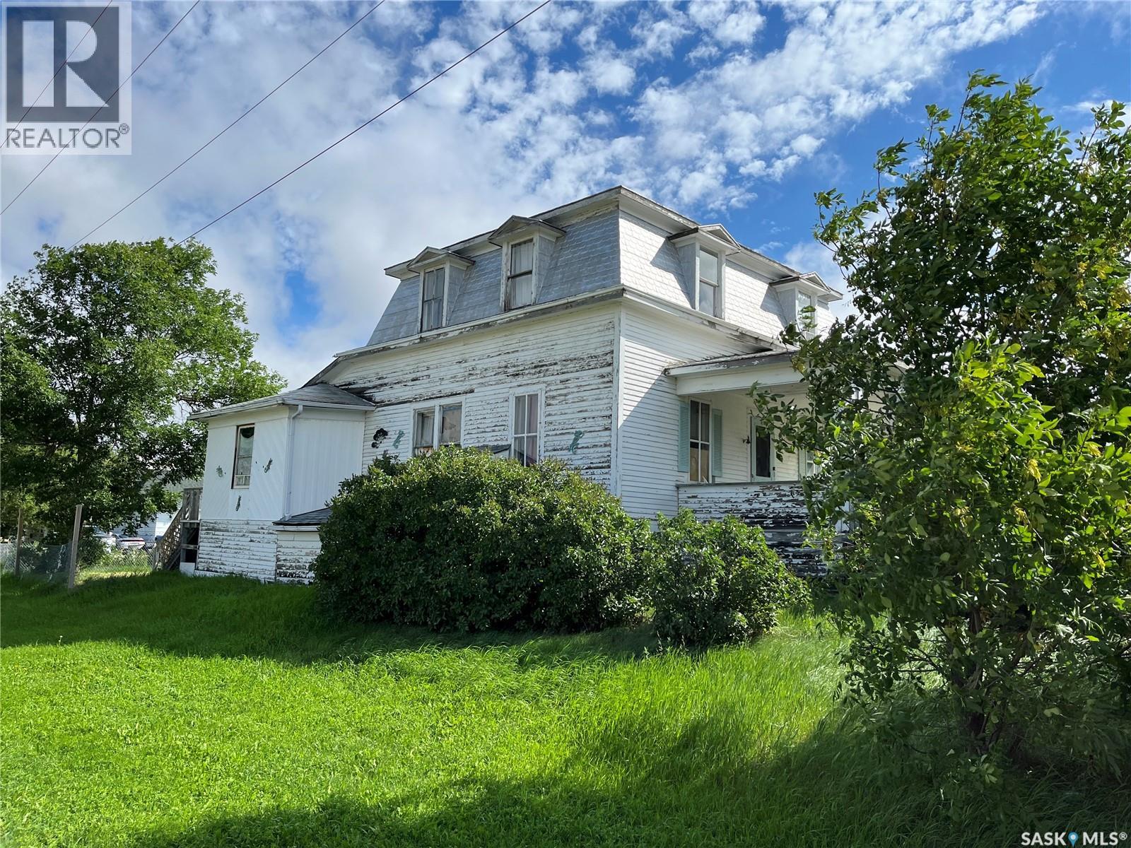 239 4th Avenue W, Gravelbourg, Saskatchewan  S0H 1X0 - Photo 3 - SK016597