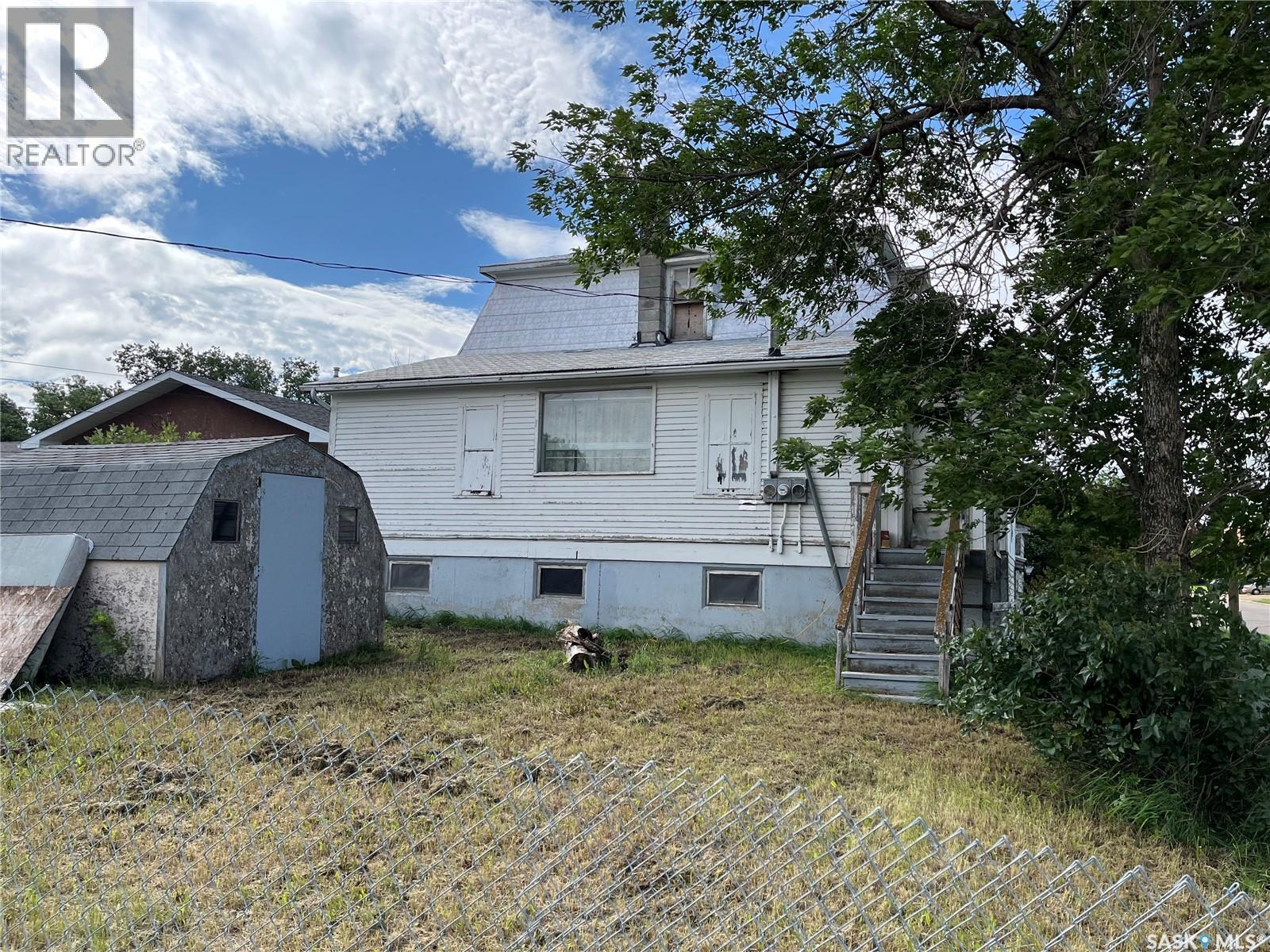 239 4th Avenue W, Gravelbourg, Saskatchewan  S0H 1X0 - Photo 4 - SK016597
