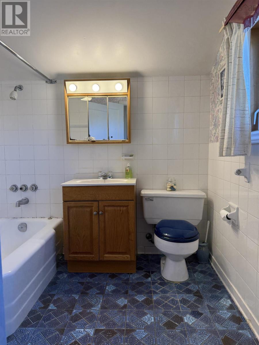 16986 Highway 7, Pleasant Harbour, Nova Scotia  B0J 3H0 - Photo 13 - 202521419