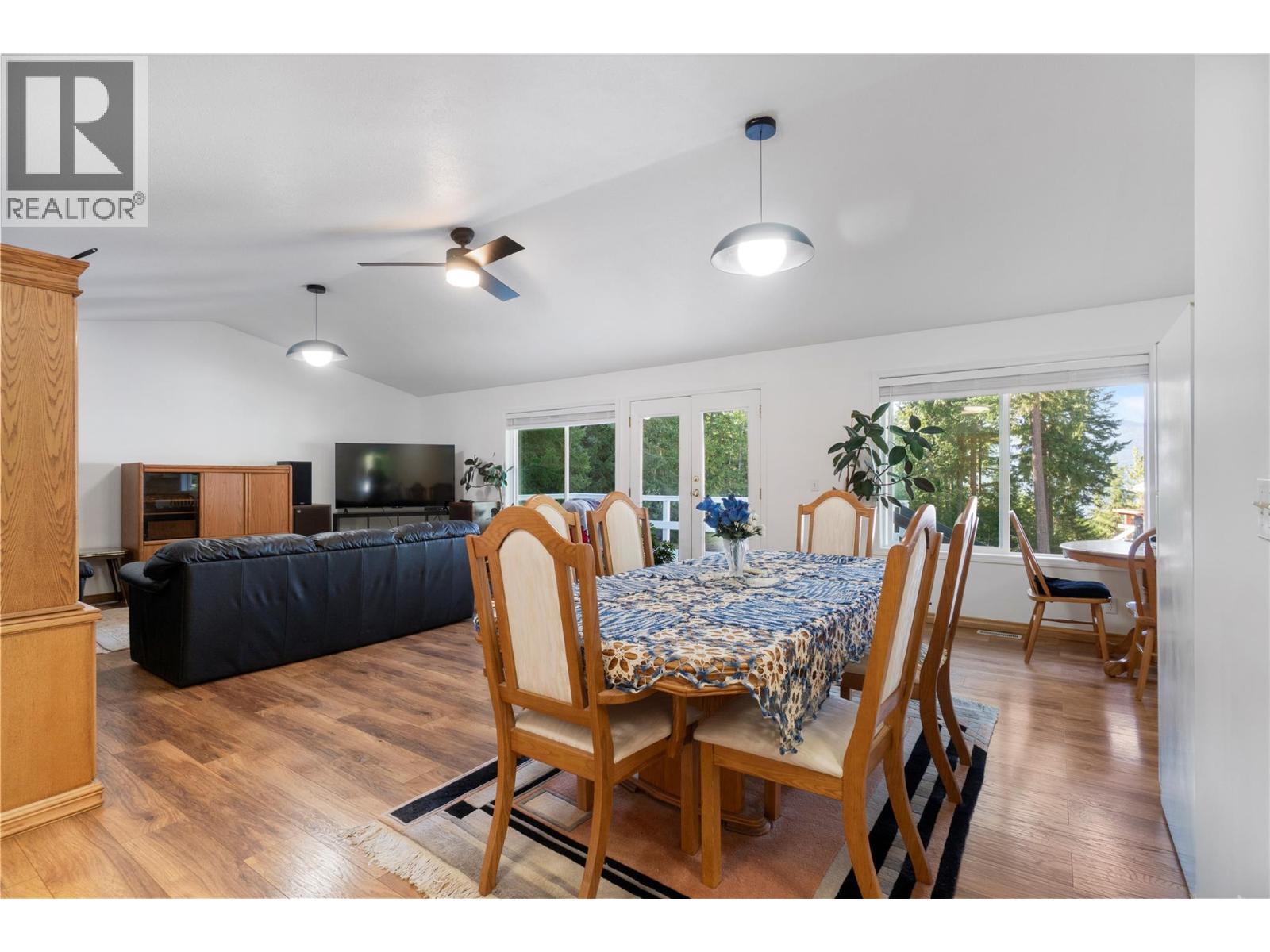 6803 Magna Bay Drive, Magna Bay, British Columbia  V0E 1M7 - Photo 11 - 10360591