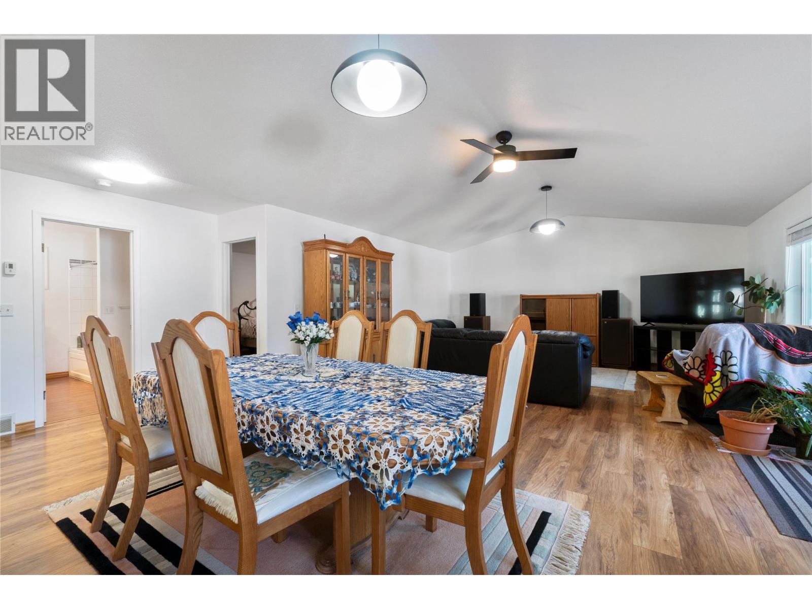 6803 Magna Bay Drive, Magna Bay, British Columbia  V0E 1M7 - Photo 14 - 10360591