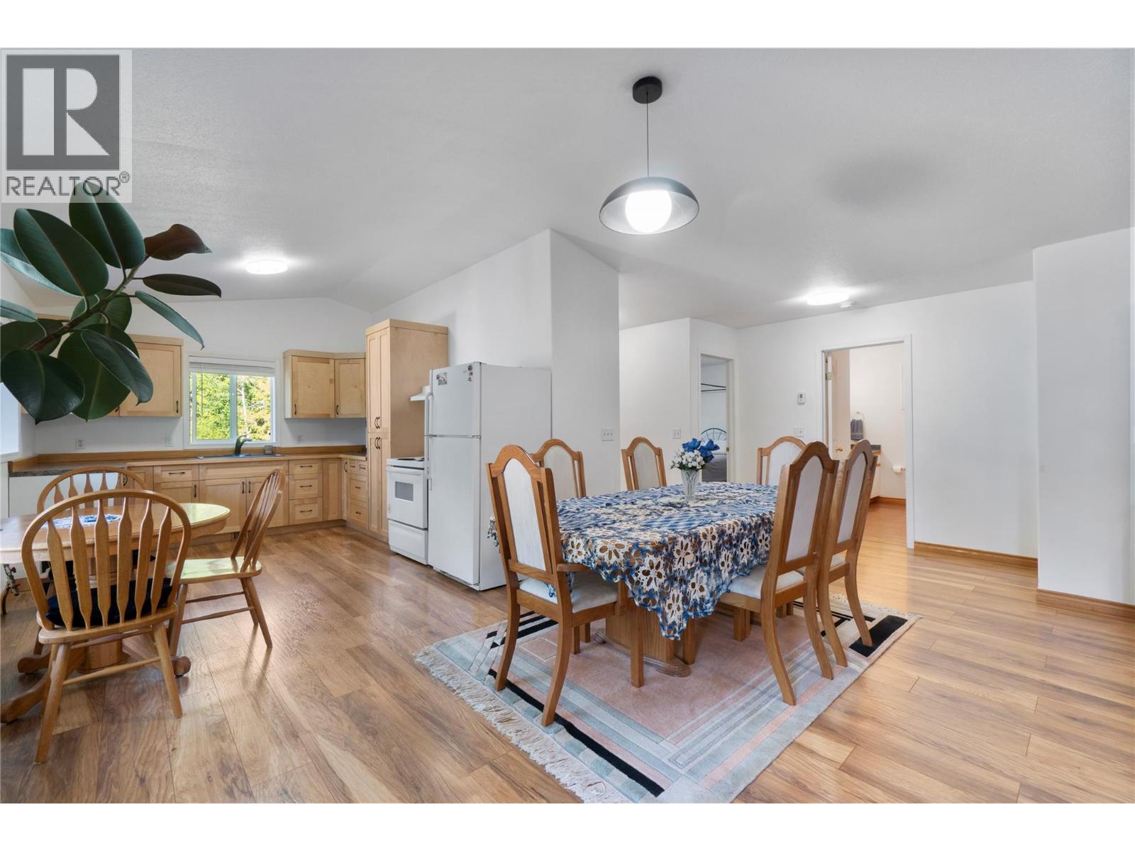 6803 Magna Bay Drive, Magna Bay, British Columbia  V0E 1M7 - Photo 13 - 10360591